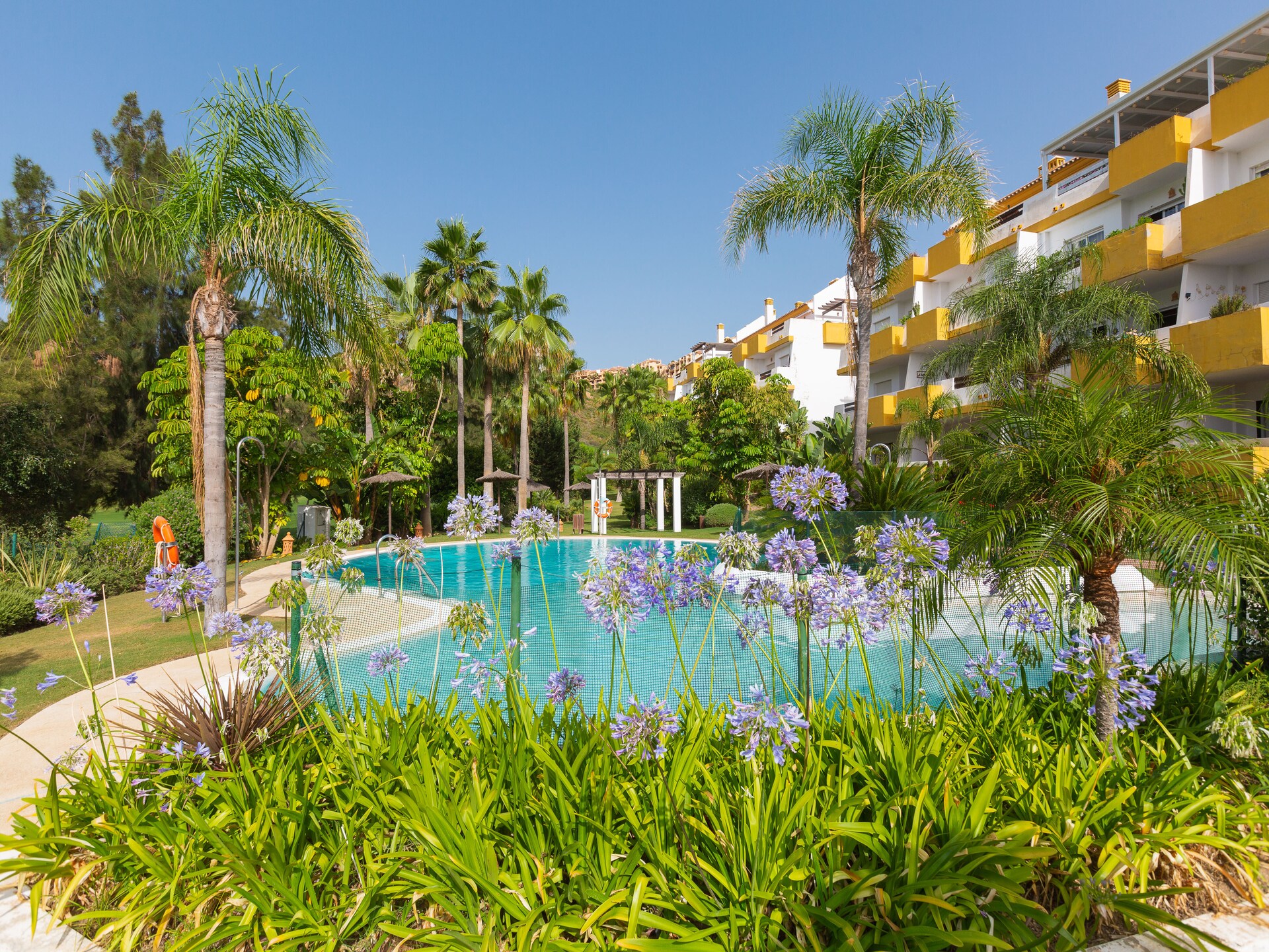 Modern appartement aan golfbaan nabij Málaga met zwembad en padel - foto 8