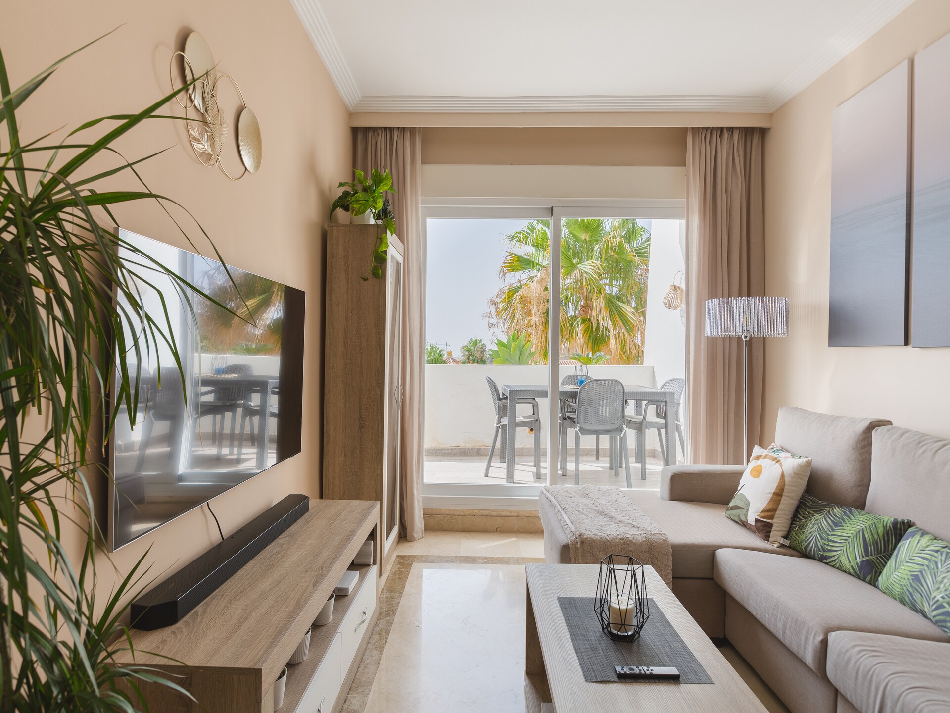 Modern appartement aan golfbaan nabij Málaga met zwembad en padel - foto 13