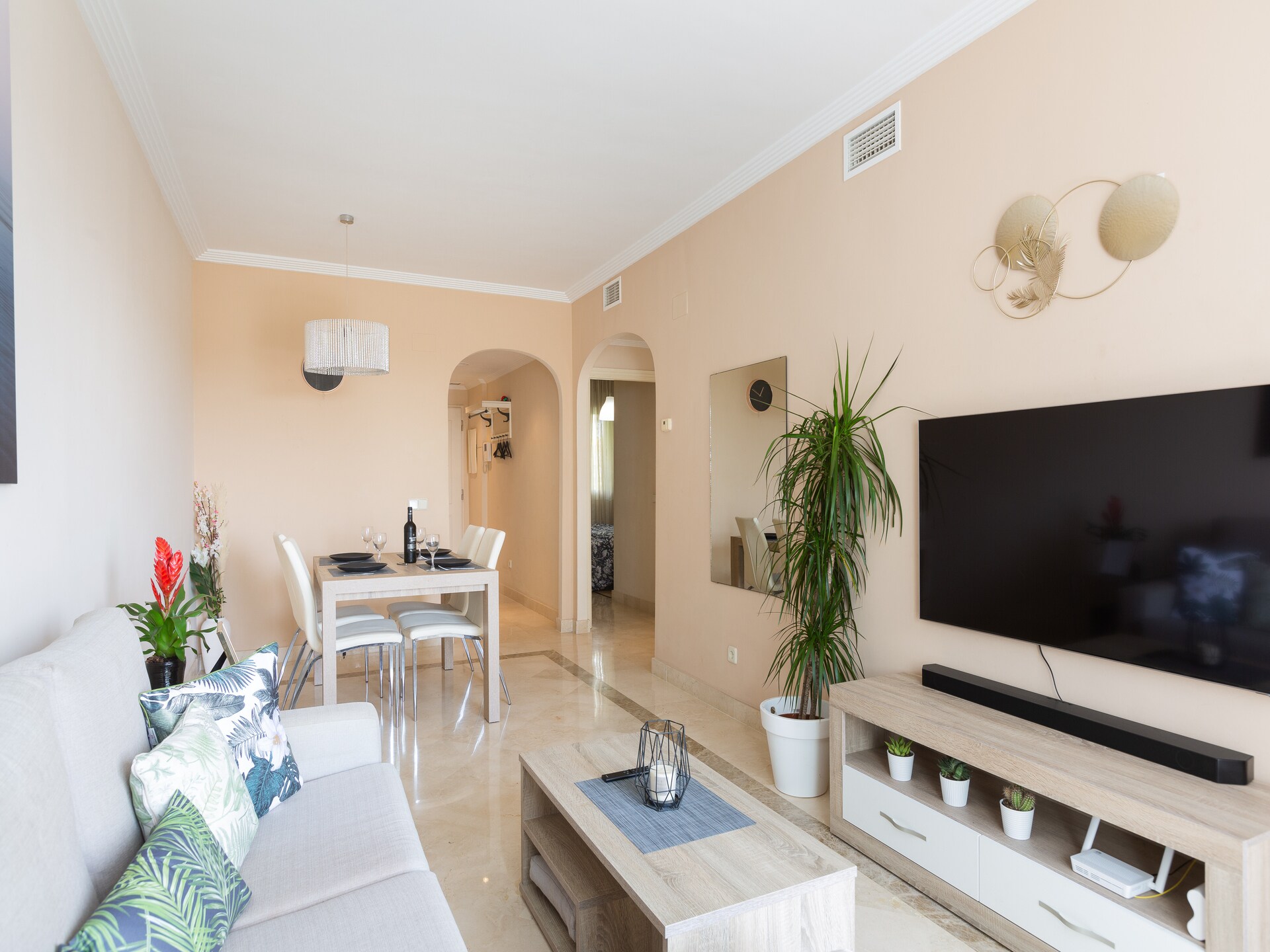 Modern appartement aan golfbaan nabij Málaga met zwembad en padel - foto 16