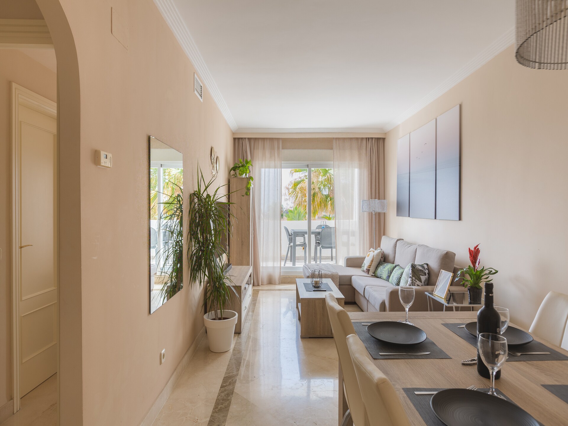 Modern appartement aan golfbaan nabij Málaga met zwembad en padel - foto 18