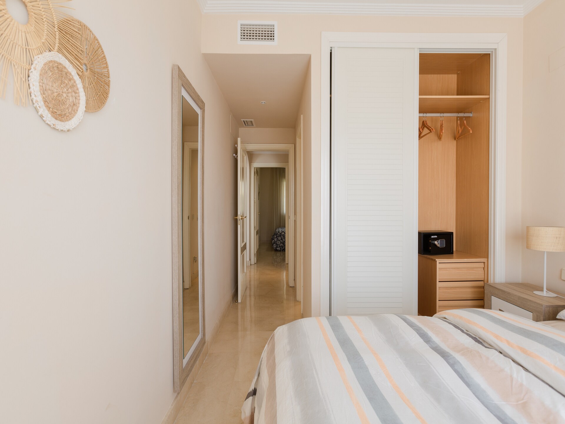 Modern appartement aan golfbaan nabij Málaga met zwembad en padel - foto 26