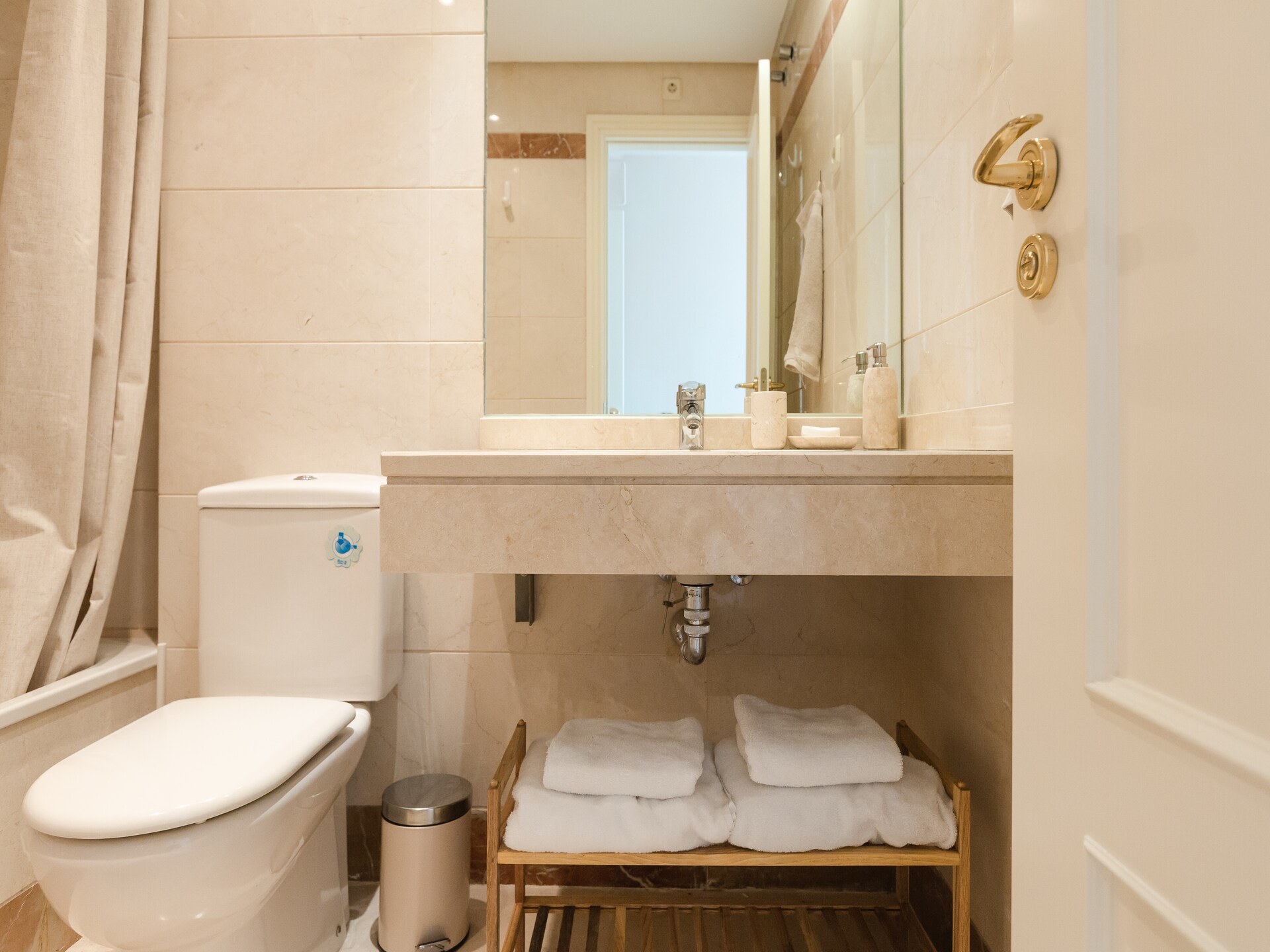 Modern appartement aan golfbaan nabij Málaga met zwembad en padel - foto 28
