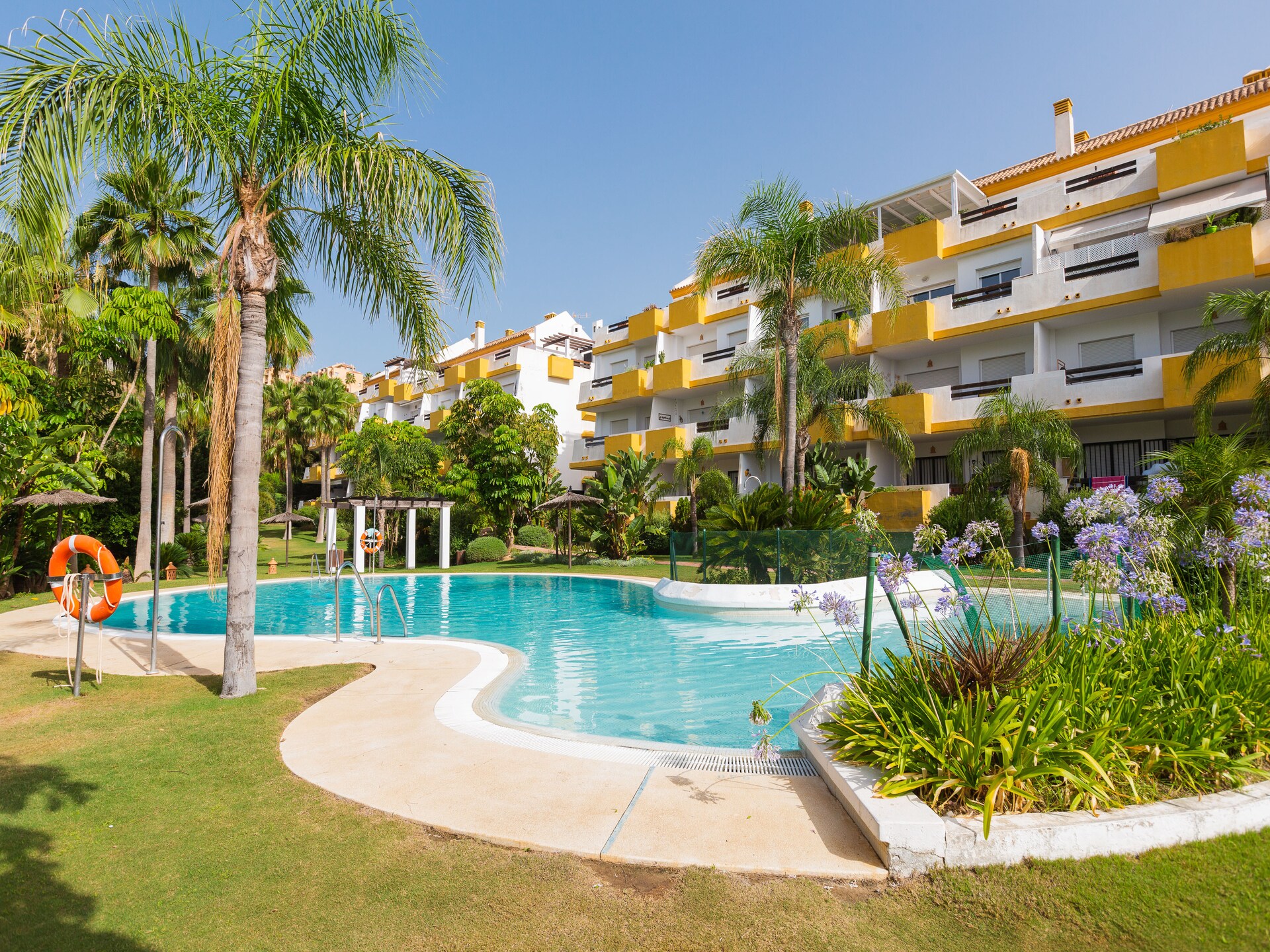 Modern appartement aan golfbaan nabij Málaga met zwembad en padel - foto 33
