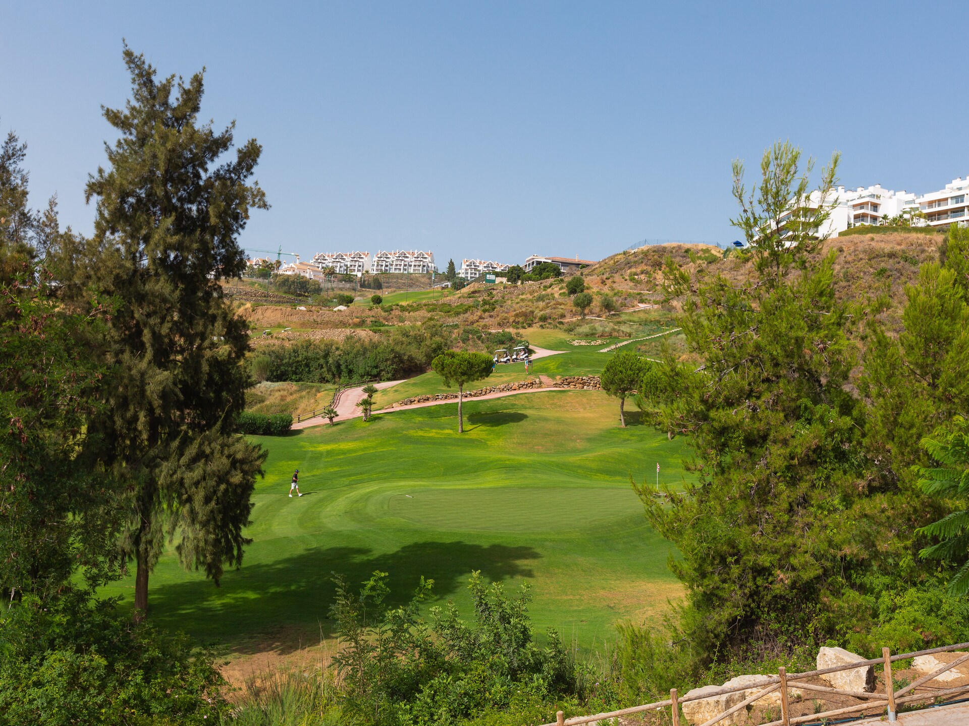 Modern appartement aan golfbaan nabij Málaga met zwembad en padel - foto 35
