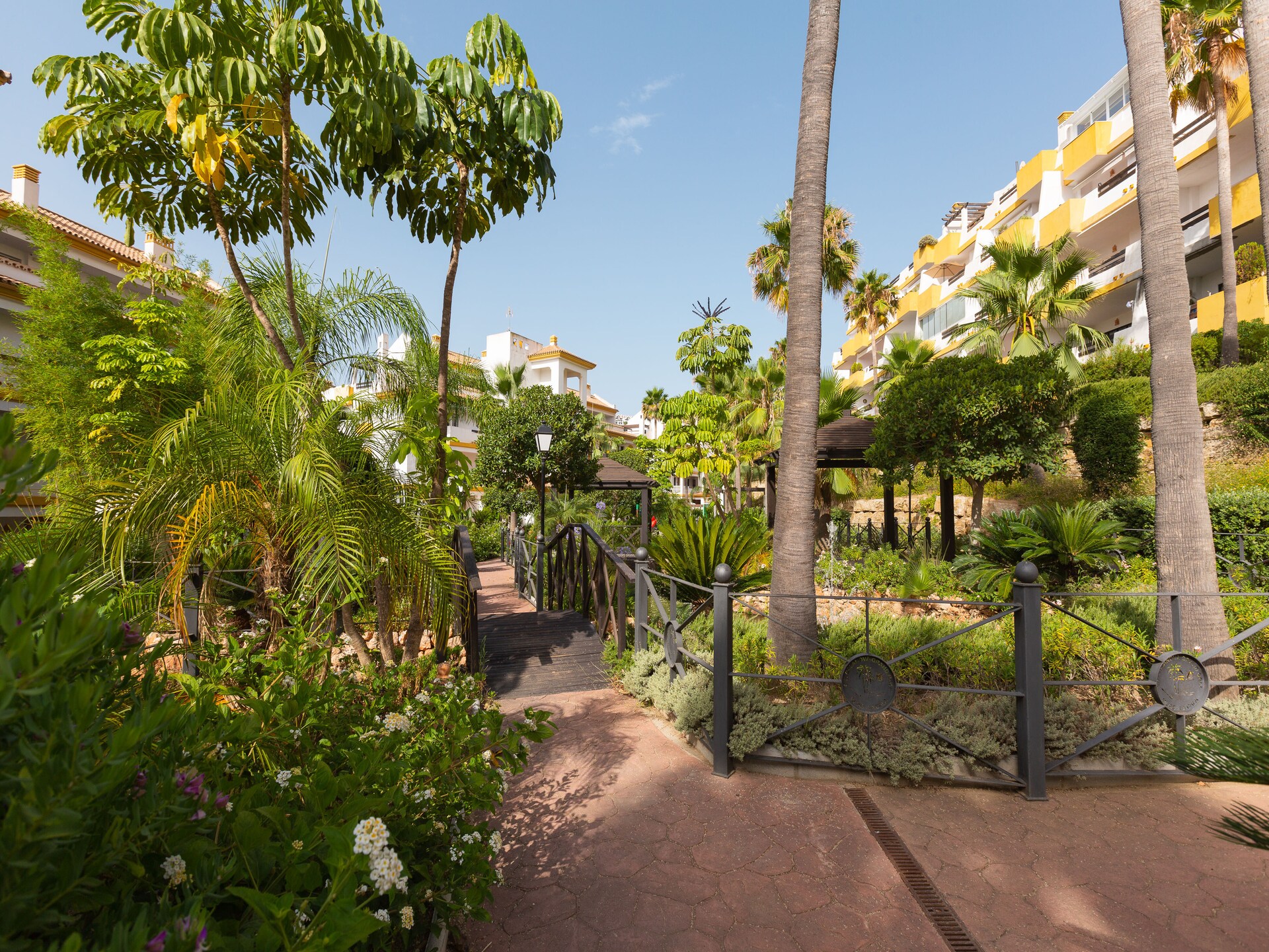 Modern appartement aan golfbaan nabij Málaga met zwembad en padel - foto 39