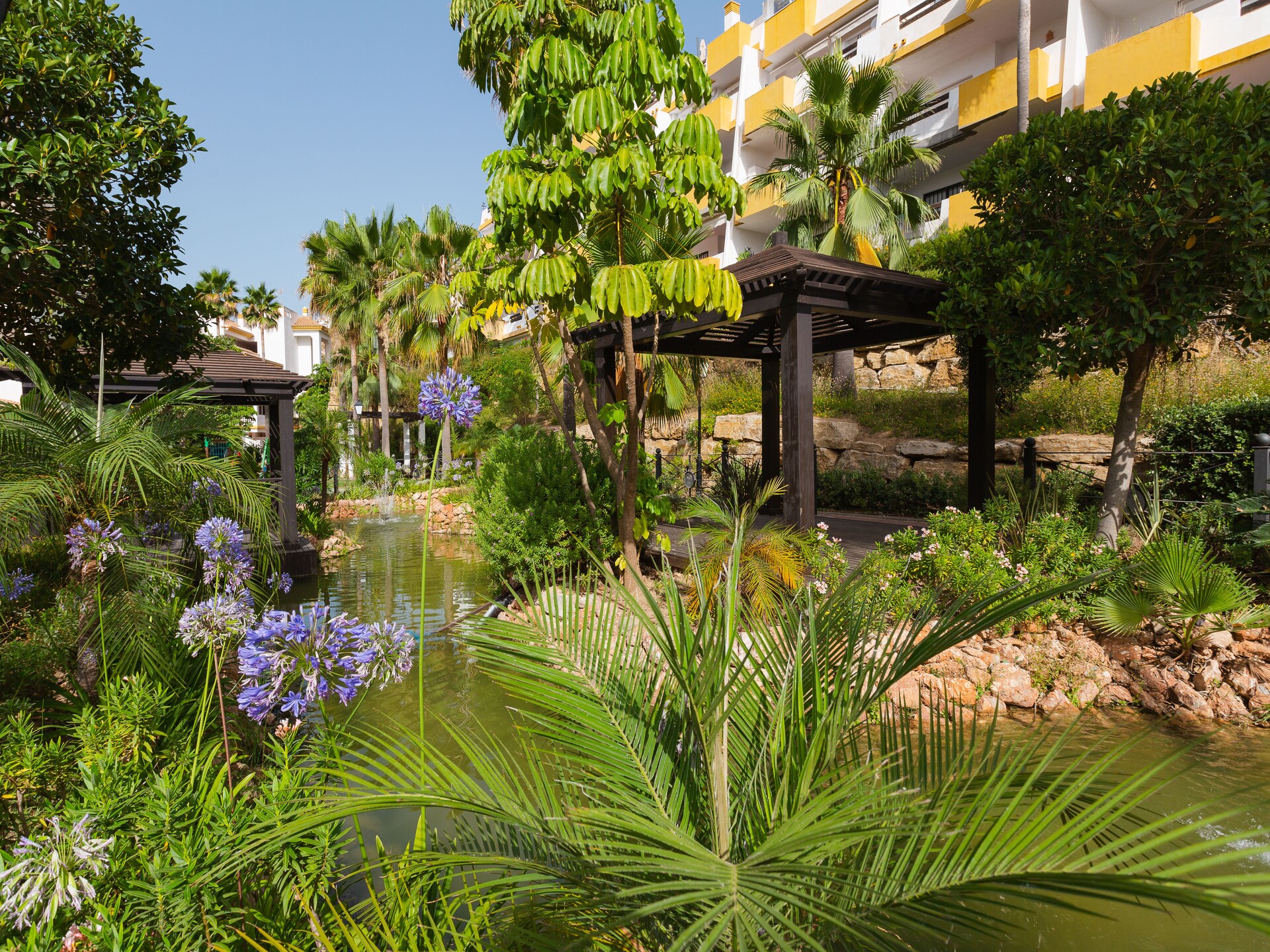 Modern appartement aan golfbaan nabij Málaga met zwembad en padel - foto 40
