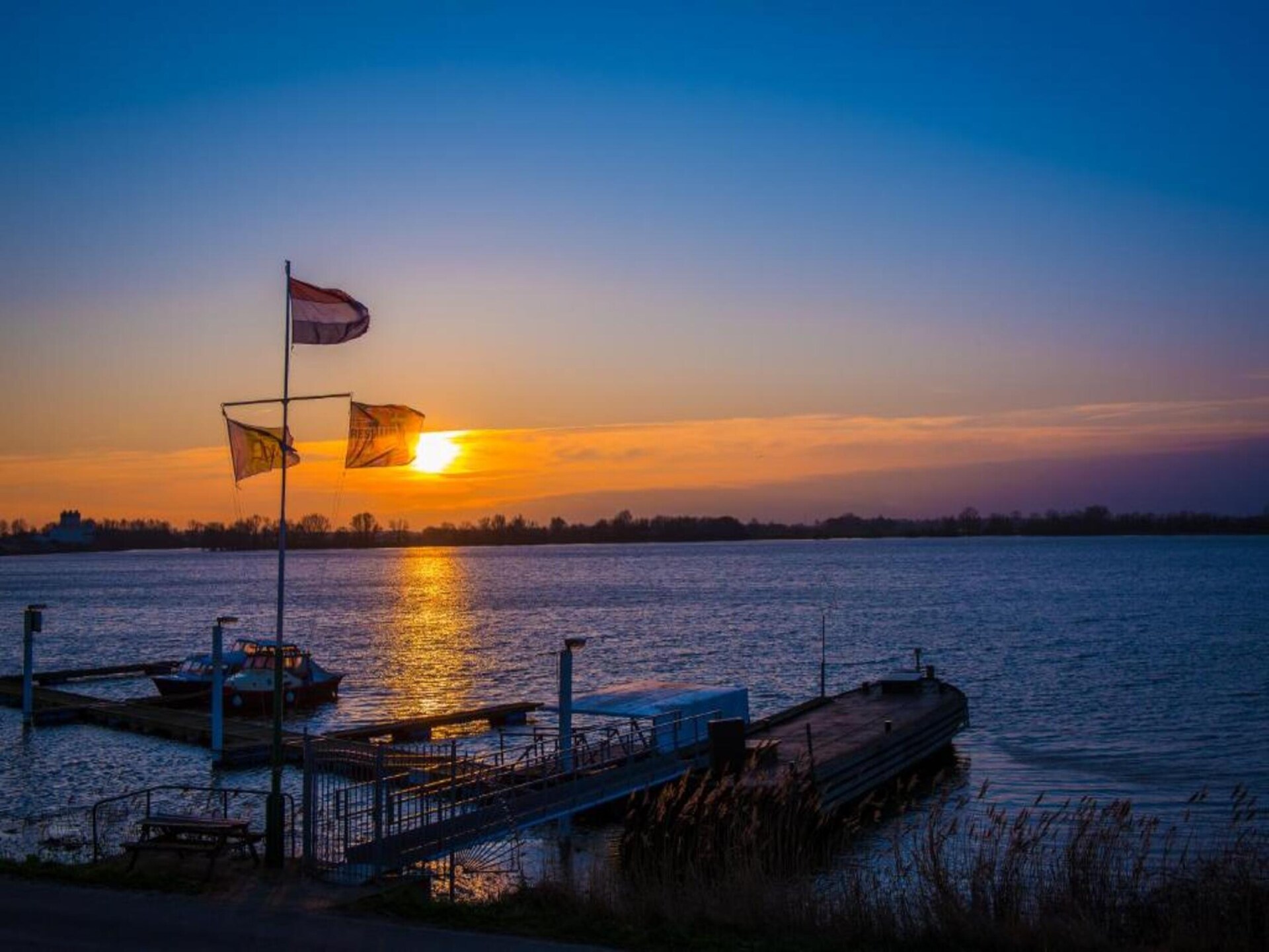 Vrijstaand vakantiehuis aan recreatiemeer in Ewijk, 3 slaapkamers - foto 33