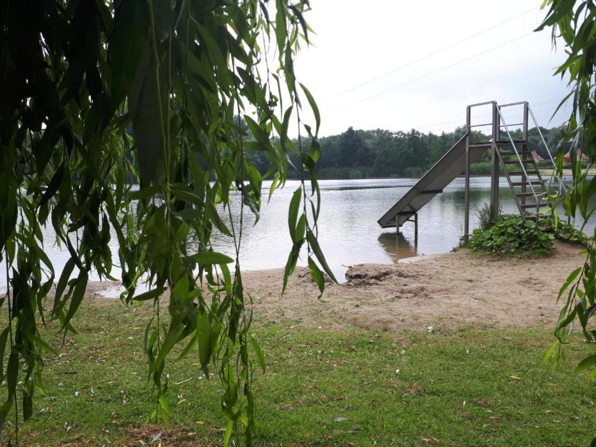 Vrijstaand vakantiehuis op park bij recreatiemeer in Ewijk - foto 19