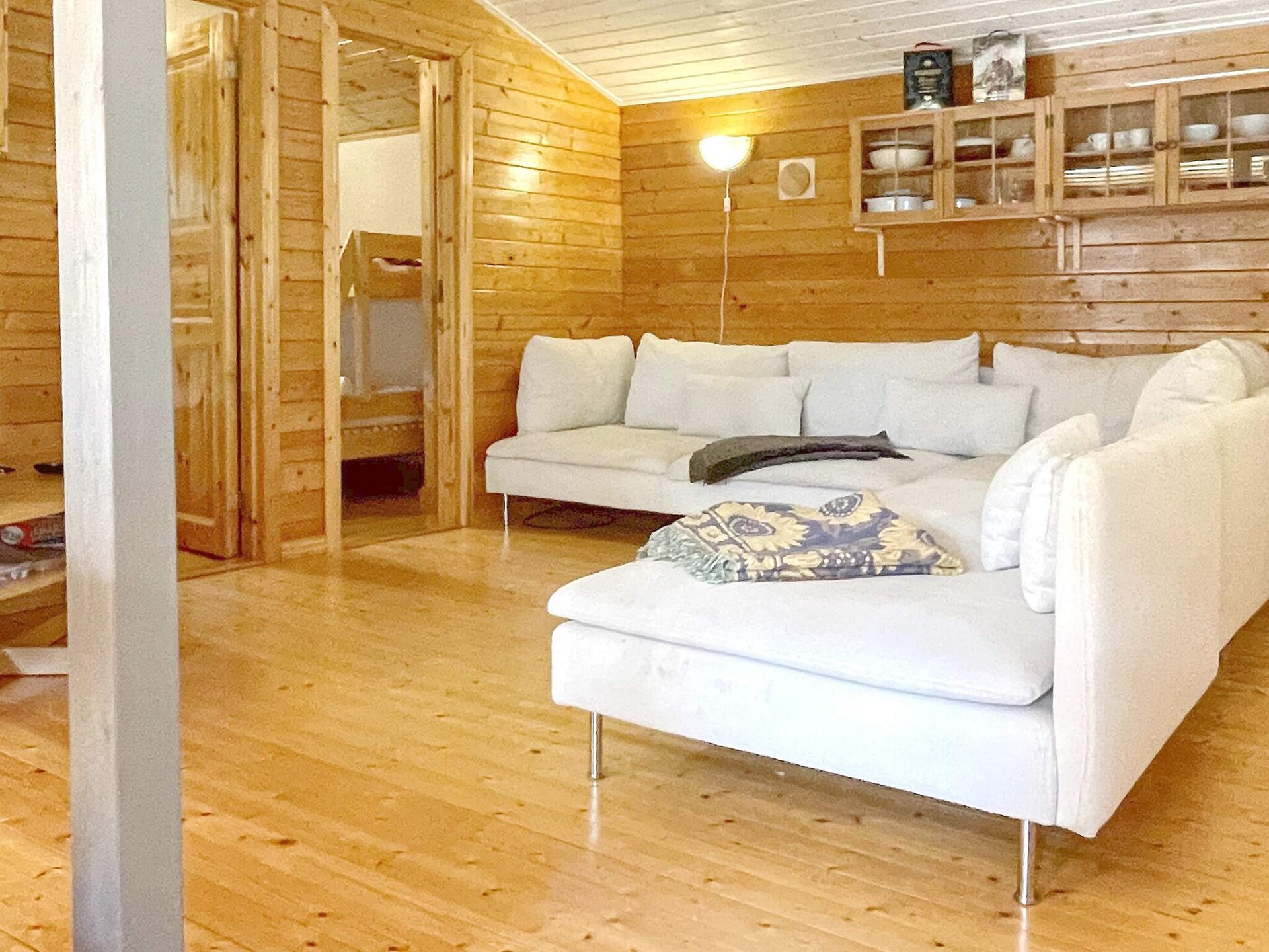 Vrijstaand vakantiehuis met sauna en annex nabij meer in Rejmyre - foto 9