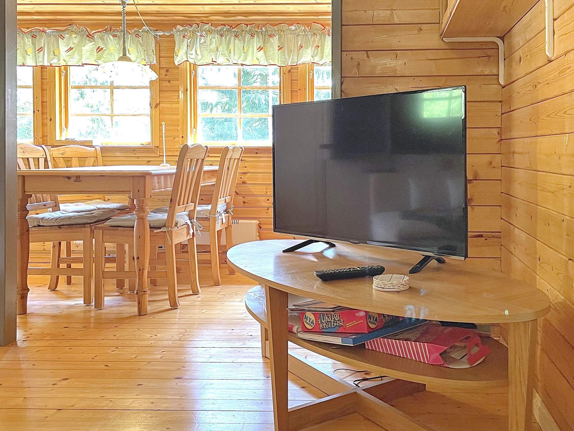 Vrijstaand vakantiehuis met sauna en annex nabij meer in Rejmyre - foto 12
