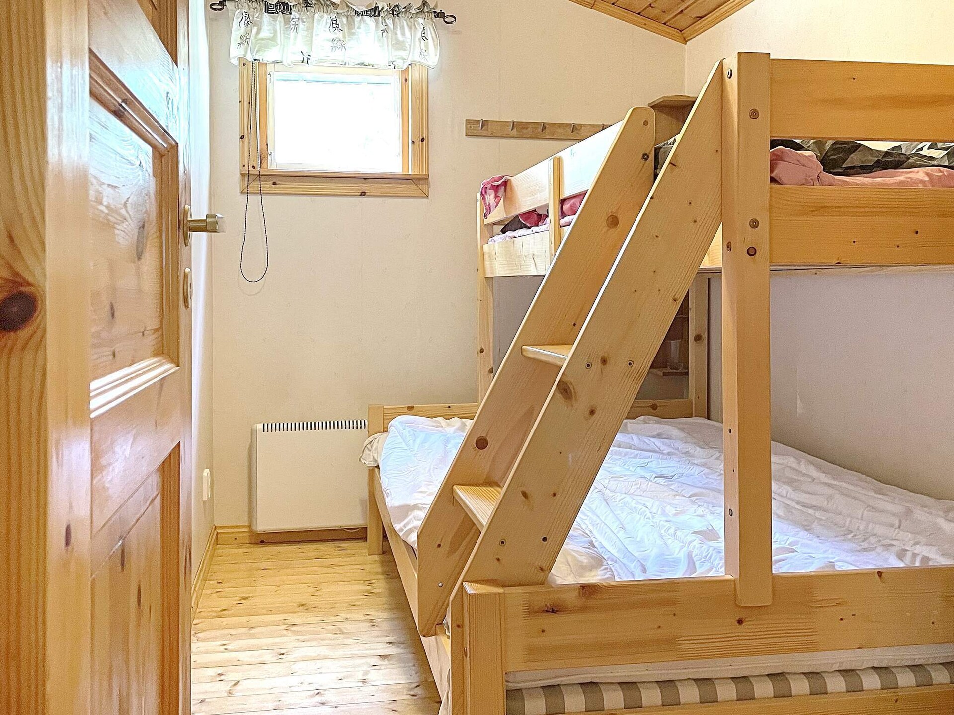 Vrijstaand vakantiehuis met sauna en annex nabij meer in Rejmyre - foto 14