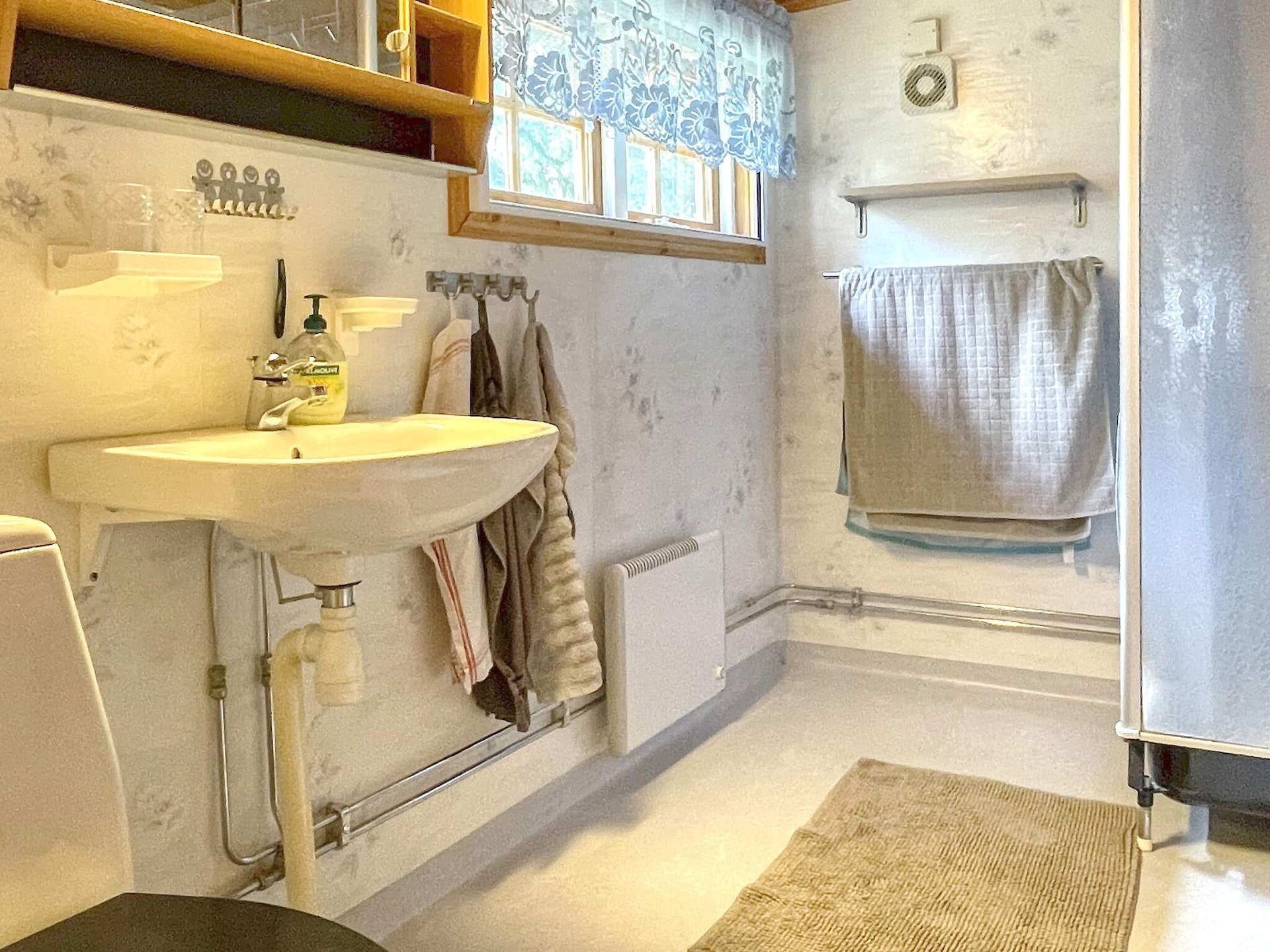 Vrijstaand vakantiehuis met sauna en annex nabij meer in Rejmyre - foto 16