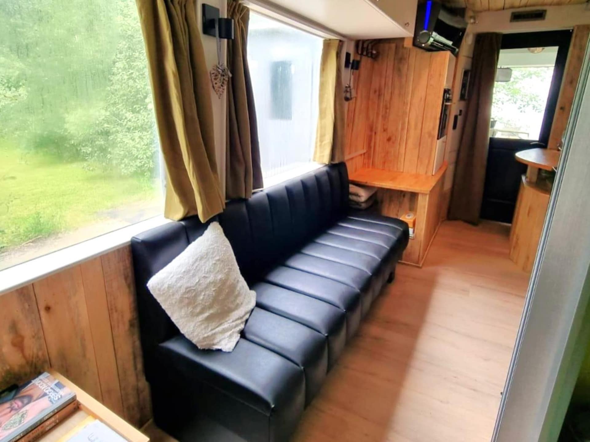 Overnacht in een luxe omgebouwde bus nabij Vielsalm - foto 9