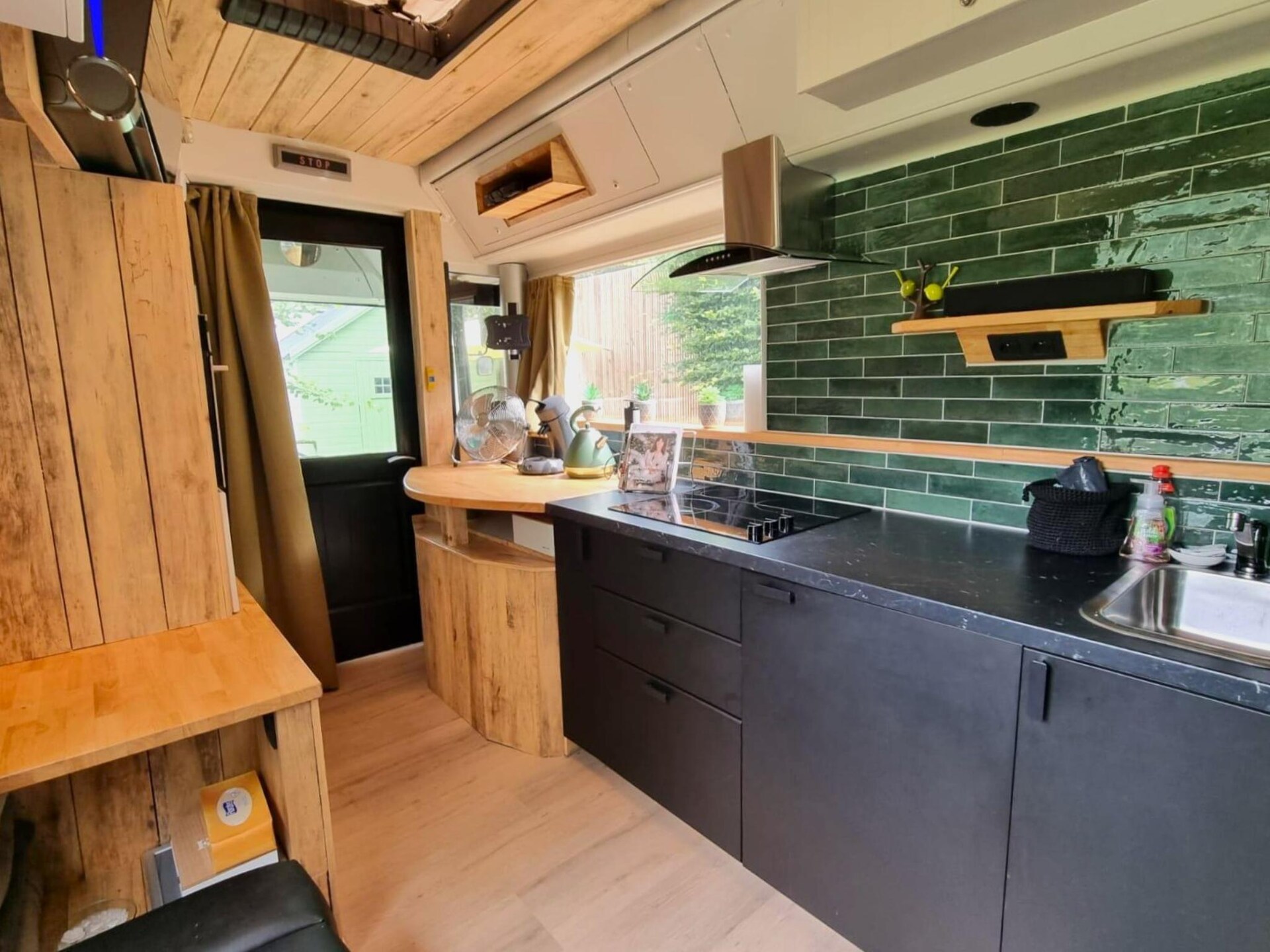 Overnacht in een luxe omgebouwde bus nabij Vielsalm - foto 11