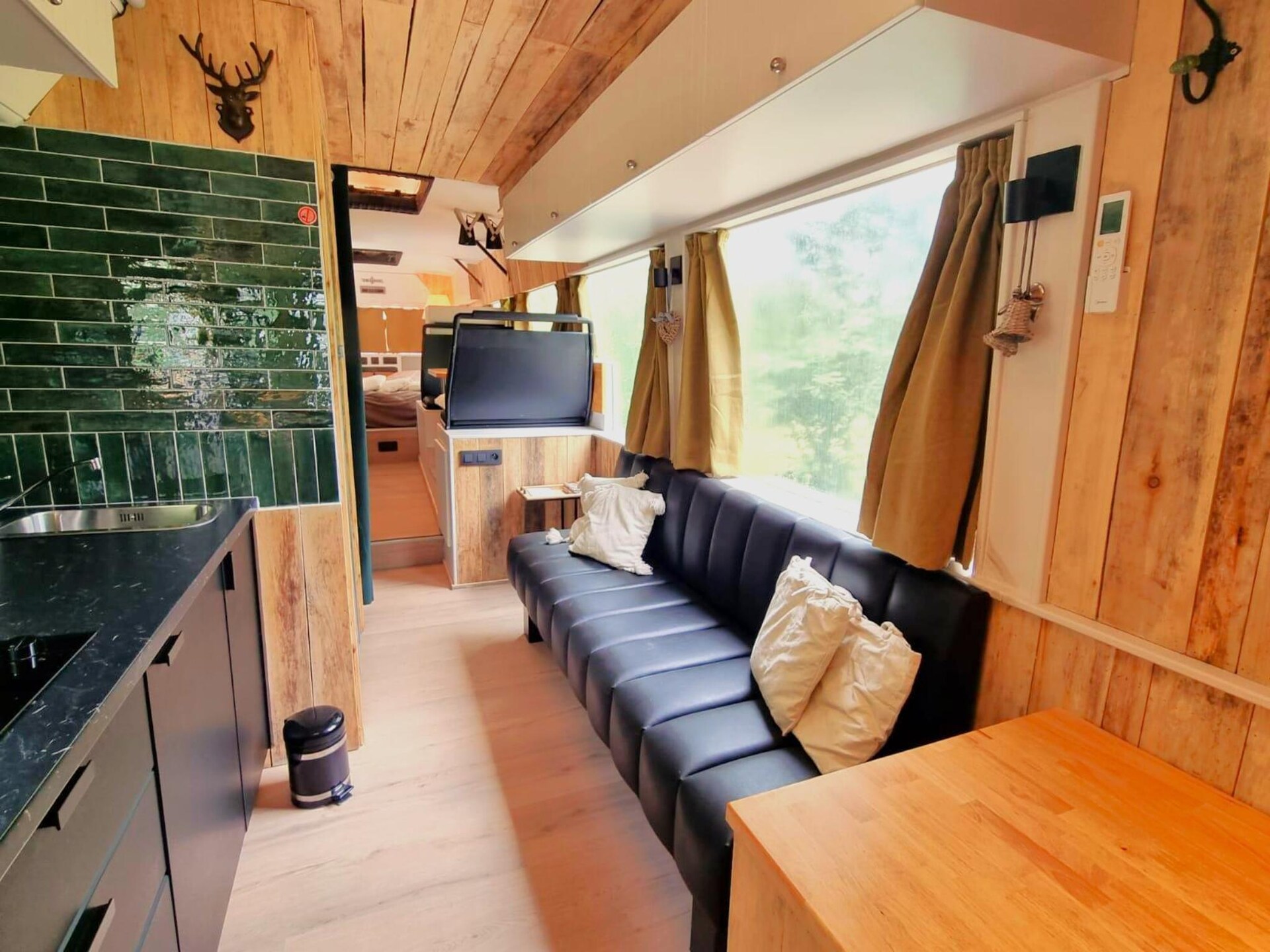 Overnacht in een luxe omgebouwde bus nabij Vielsalm - foto 3