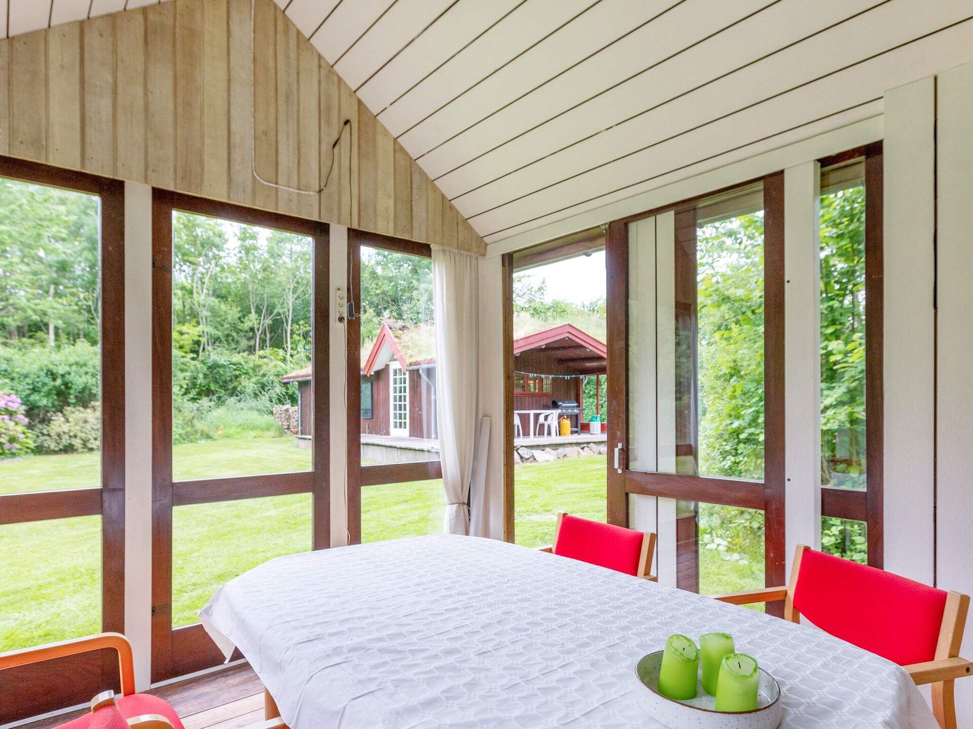 Sfeervol blokhuis met groendak nabij het fjord in Roslev - foto 11