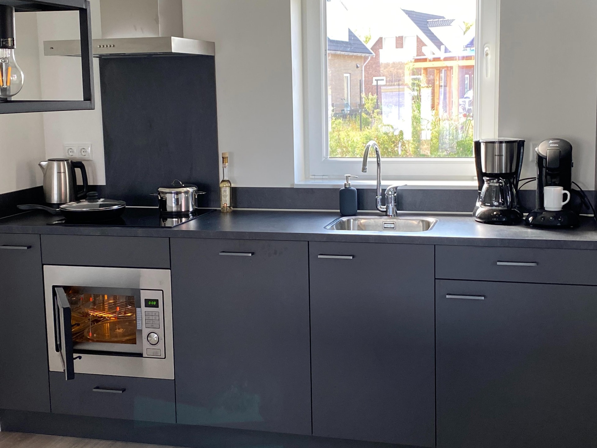 Lake view villa aan het water met zwem- en vissteiger in Bernisse - foto 8