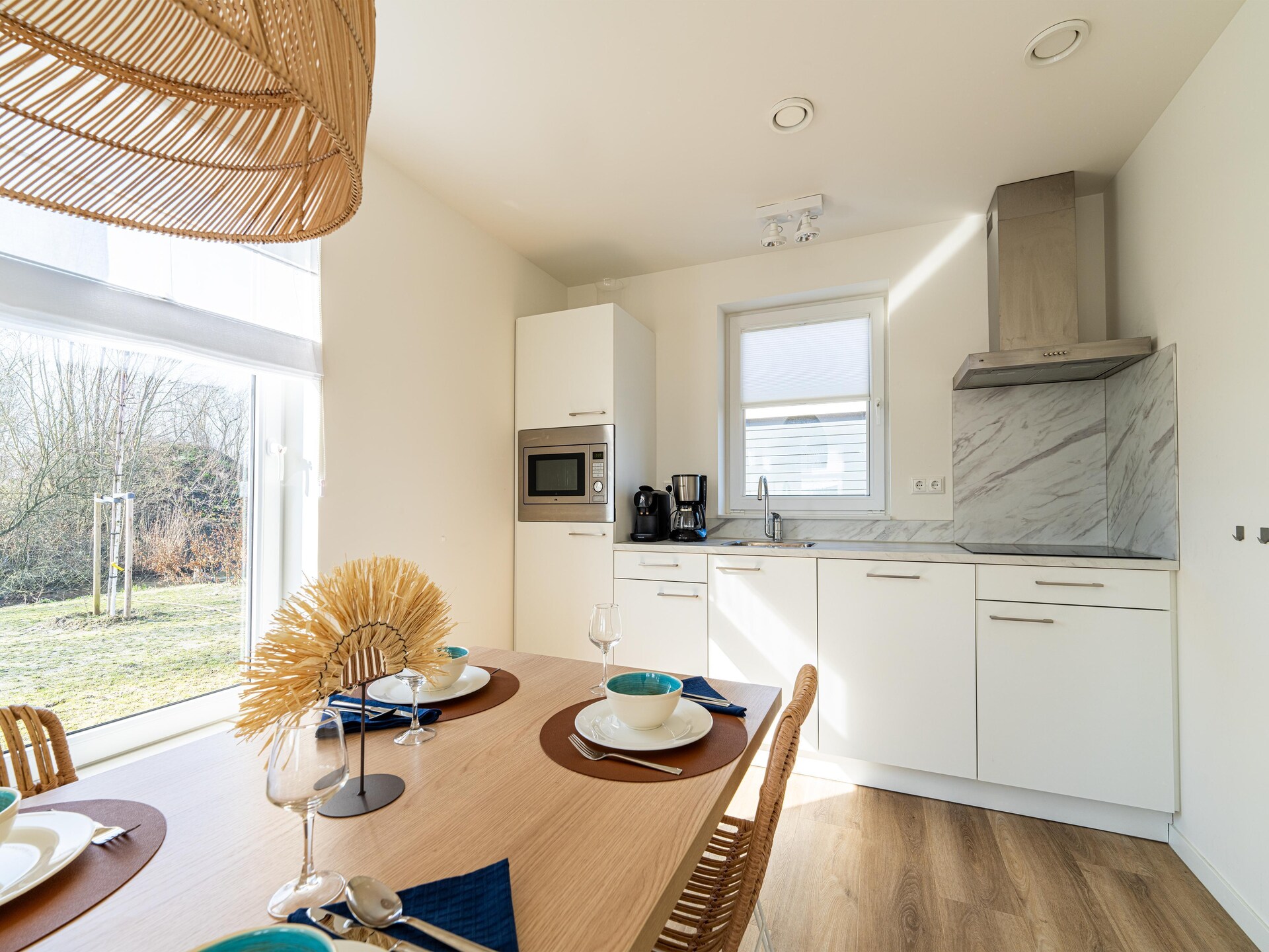 Vrijstaand vakantiehuis aan meer in Simonshaven met privétuin - foto 11