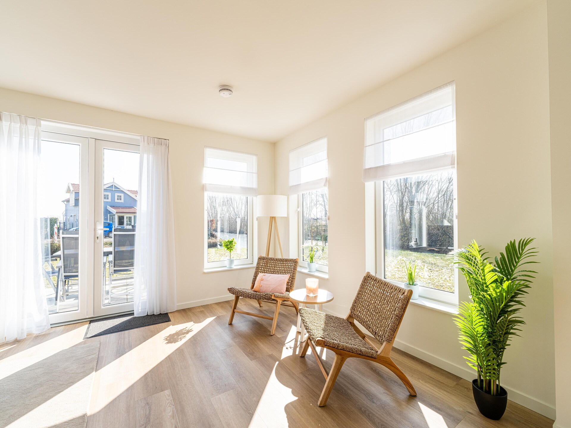 Vrijstaand vakantiehuis aan meer in Simonshaven met privétuin - foto 8