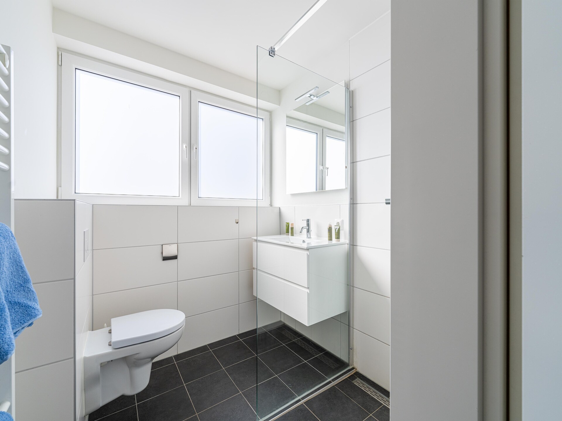 Vrijstaand vakantiehuis aan meer in Simonshaven met privétuin - foto 22