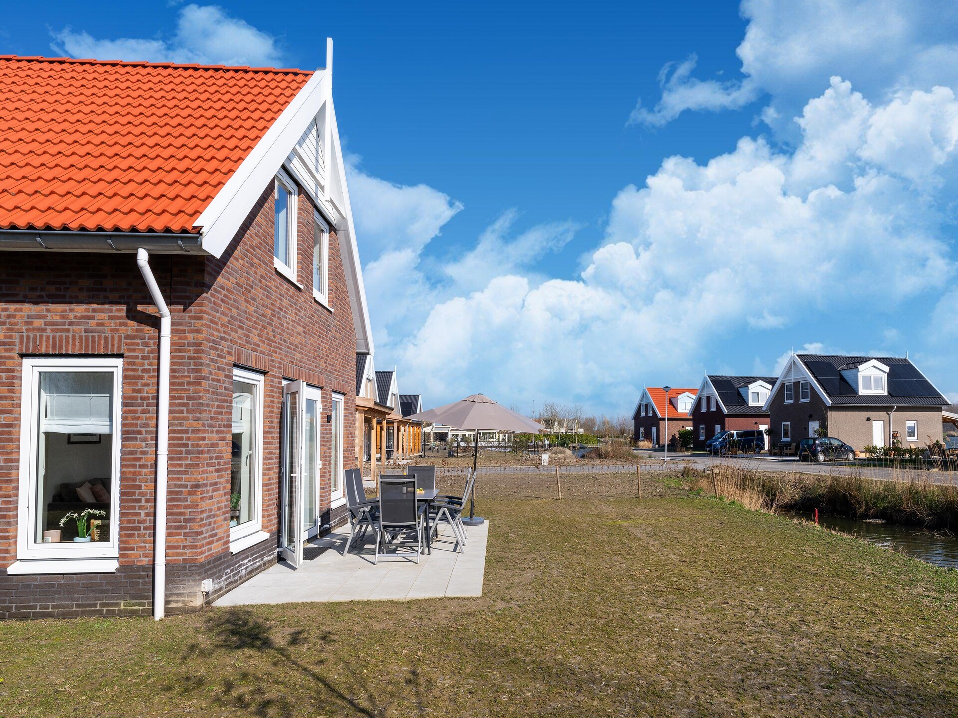 Vrijstaand vakantiehuis aan meer in Simonshaven met privétuin - foto 27