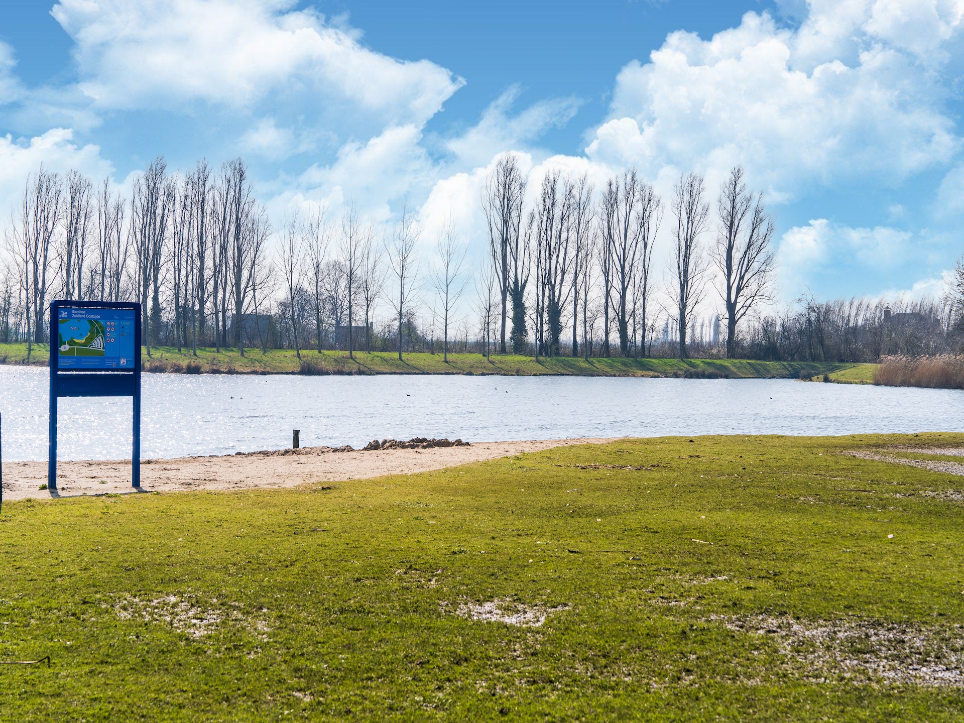 Vrijstaand vakantiehuis aan meer in Simonshaven met privétuin - foto 36