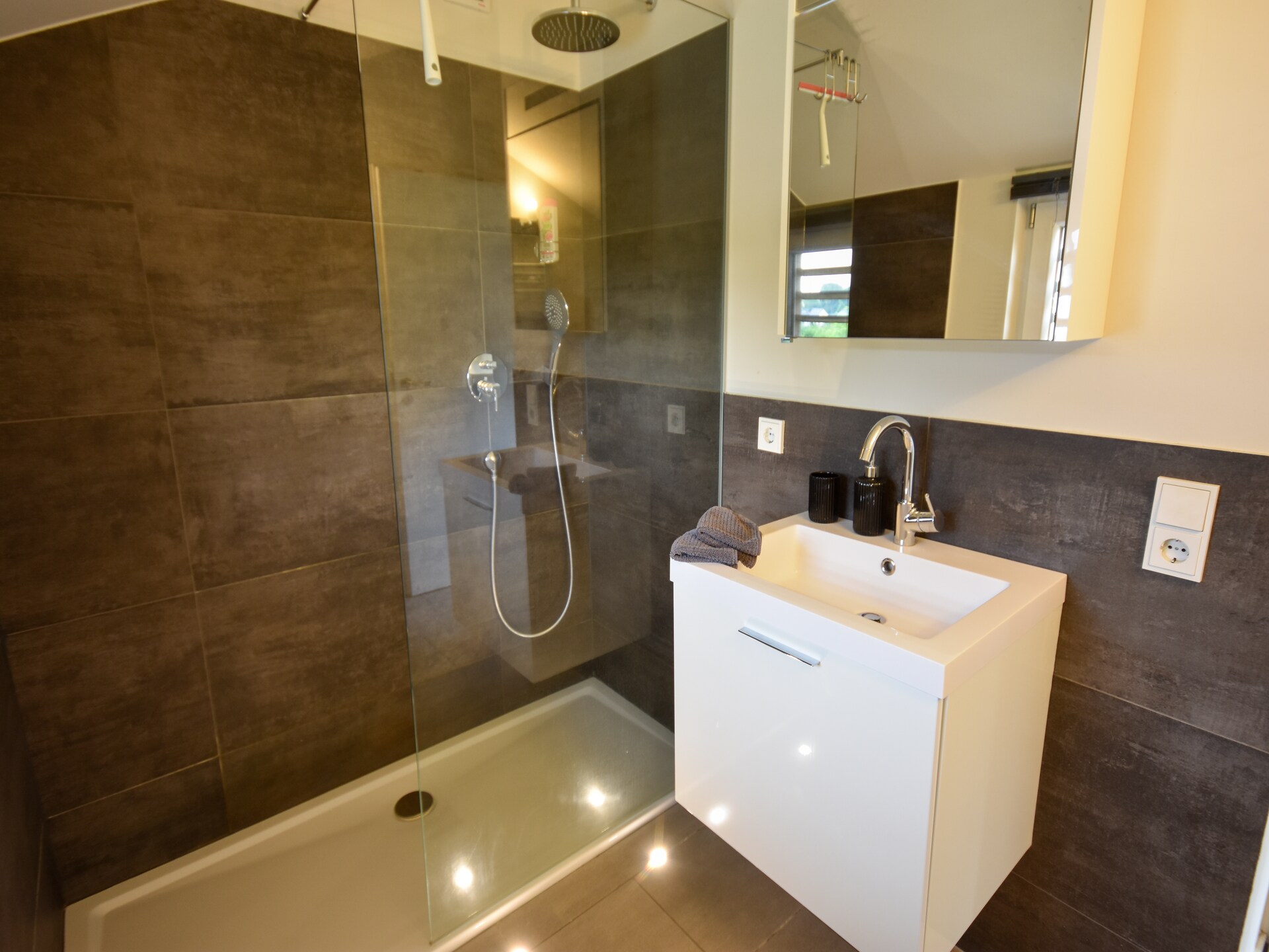 Trendy tiny house in bosrijke omgeving bij Berlingen, Eifel - foto 17