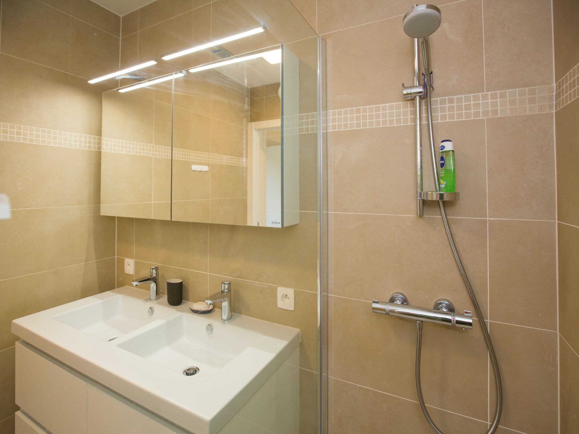 Licht appartement op 100 meter van strand met zijdelings zeezicht - foto 25