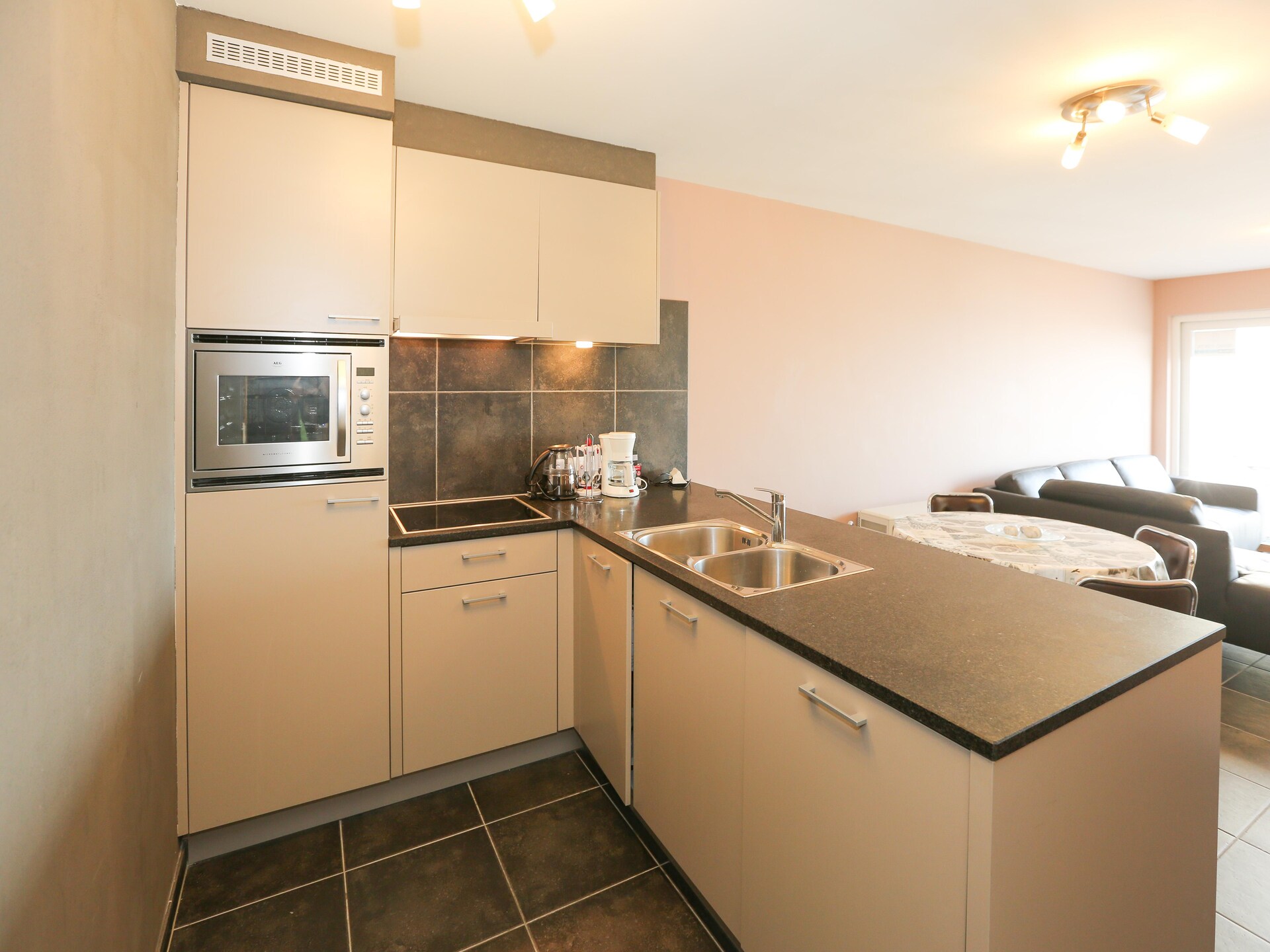 Appartement met panoramisch zeezicht direct aan het strand van Middelkerke - foto 4