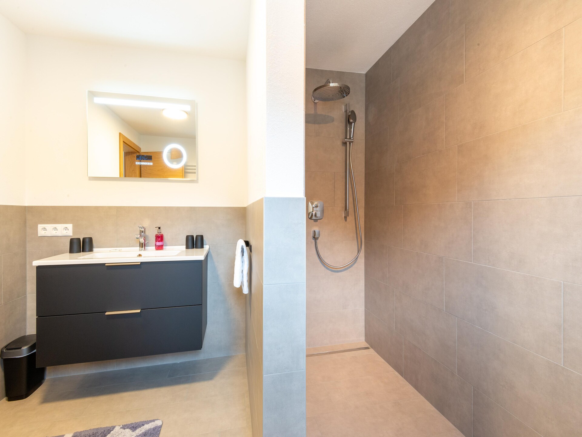 Modern en licht appartement in Uderns voor 7 personen - foto 27