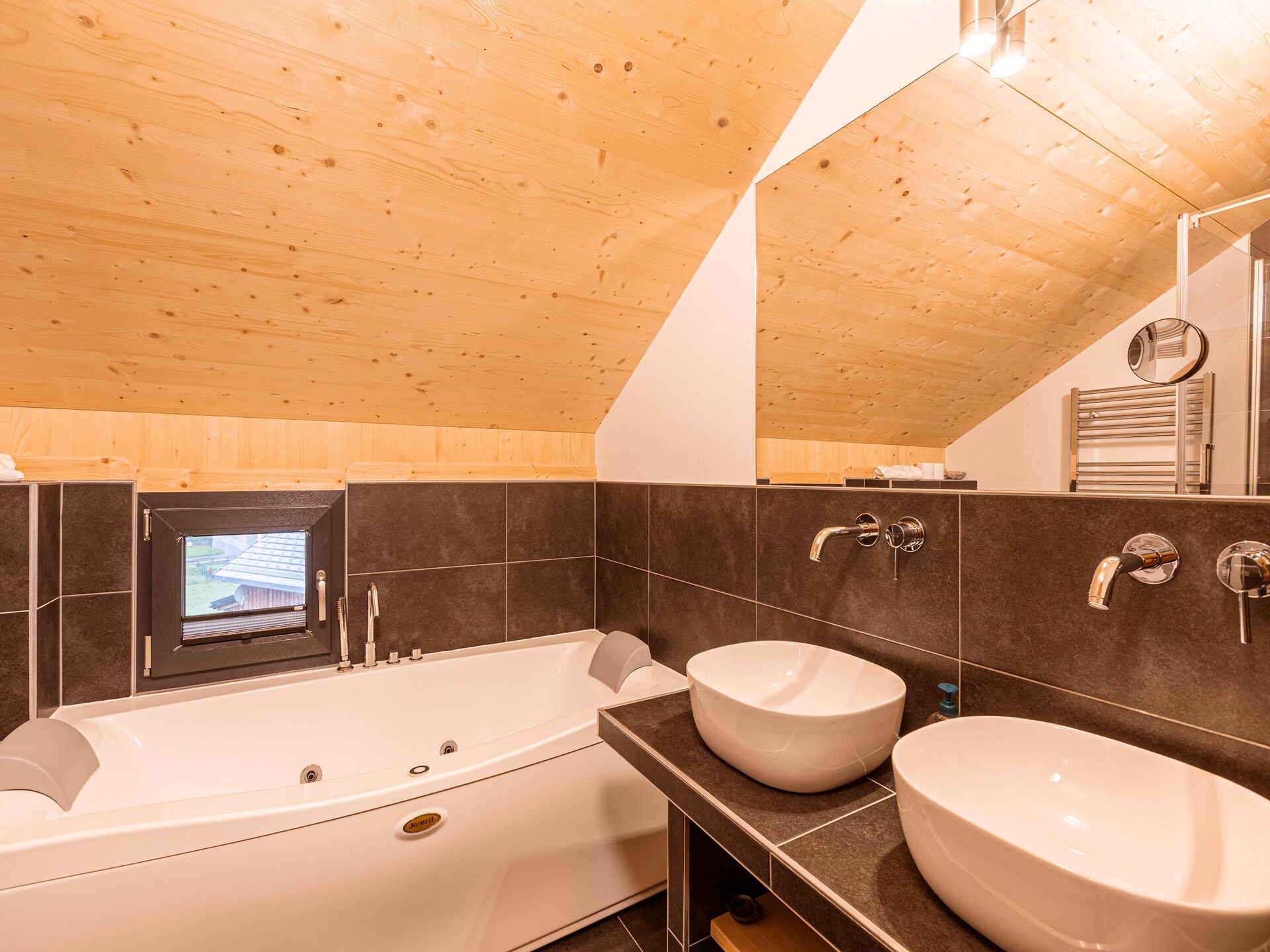 Ruim chalet voor 8 personen met sauna en whirlpool, 100m van de skilift - foto 9