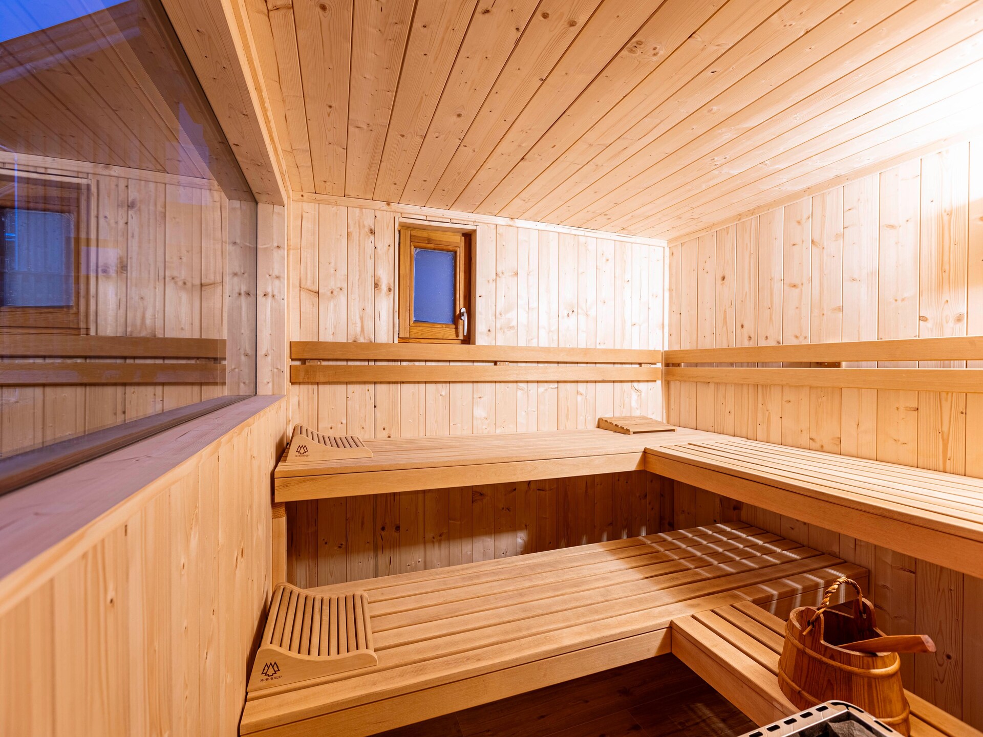 Ruim chalet voor 8 personen met sauna en whirlpool, 100m van de skilift - foto 6