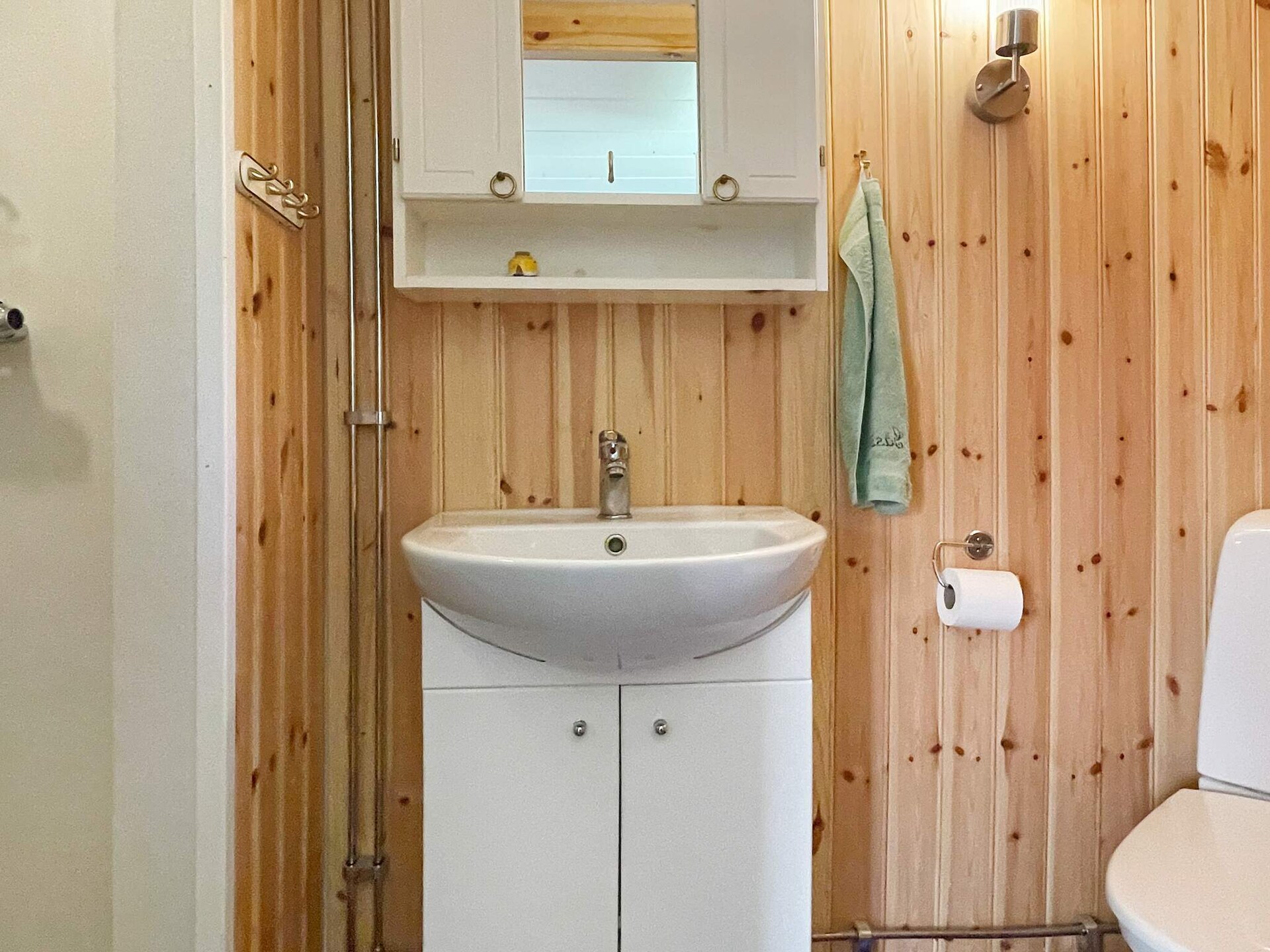 Vrijstaand vakantiehuis met gastenverblijf nabij zee in Bergkvara - foto 12