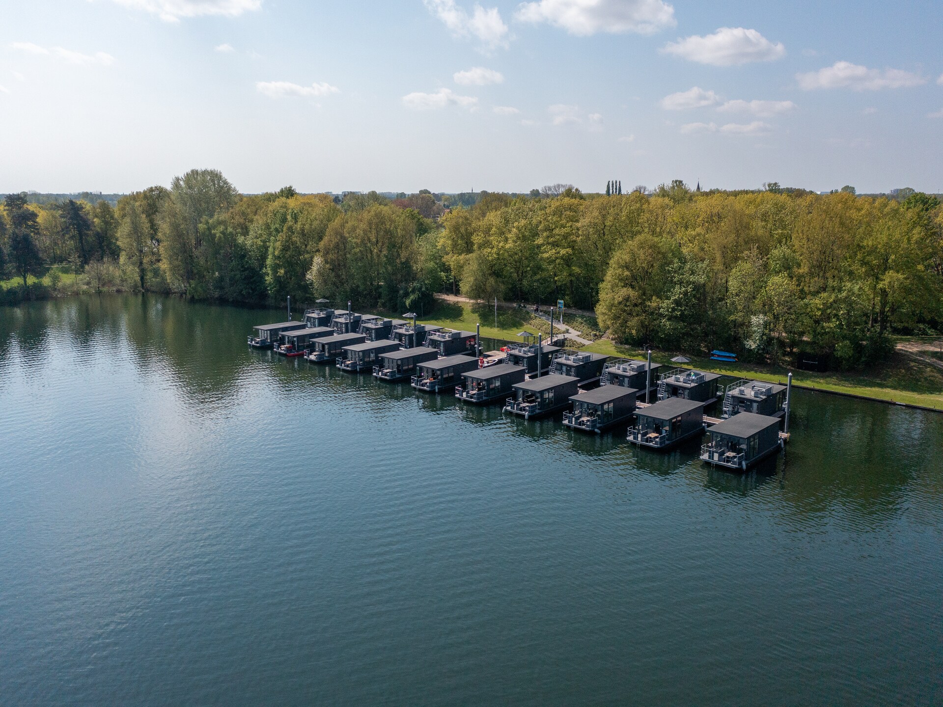 Comfortabele woonboot op de Mookerplas voor 4 personen met panoramisch uitzicht - foto 16