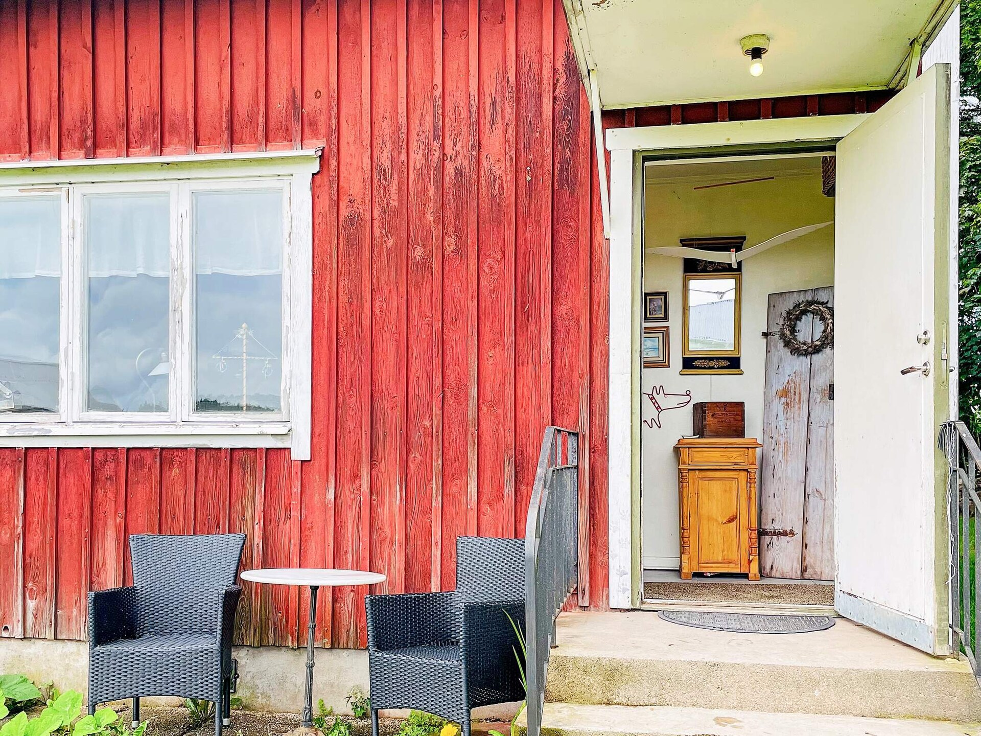 Rood-wit vakantiehuis op paardenboerderij bij Mariestad en het Vänermeer - foto 4