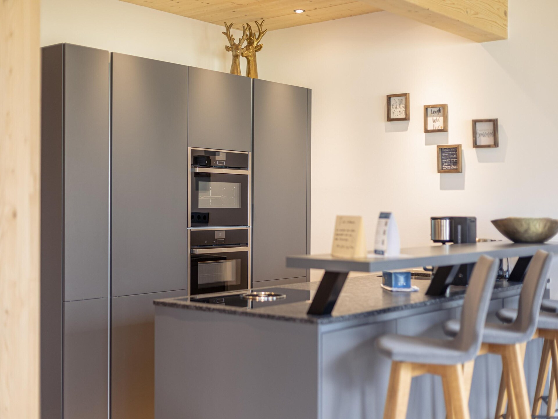 Luxe 6-persoons appartement met sauna en buitenbad direct aan de piste - foto 4