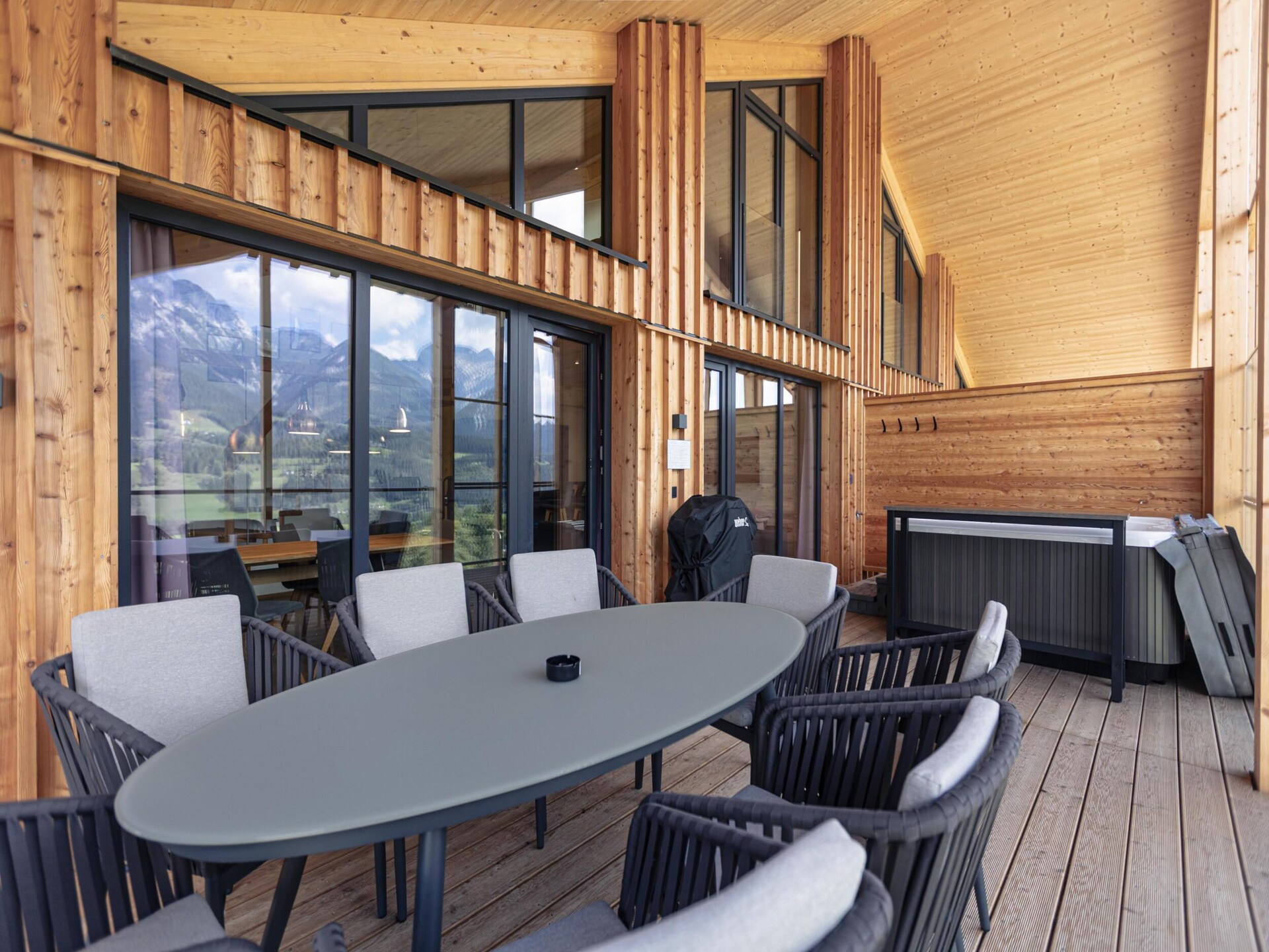 Luxe 6-persoons appartement met sauna en buitenbad direct aan de piste - foto 3