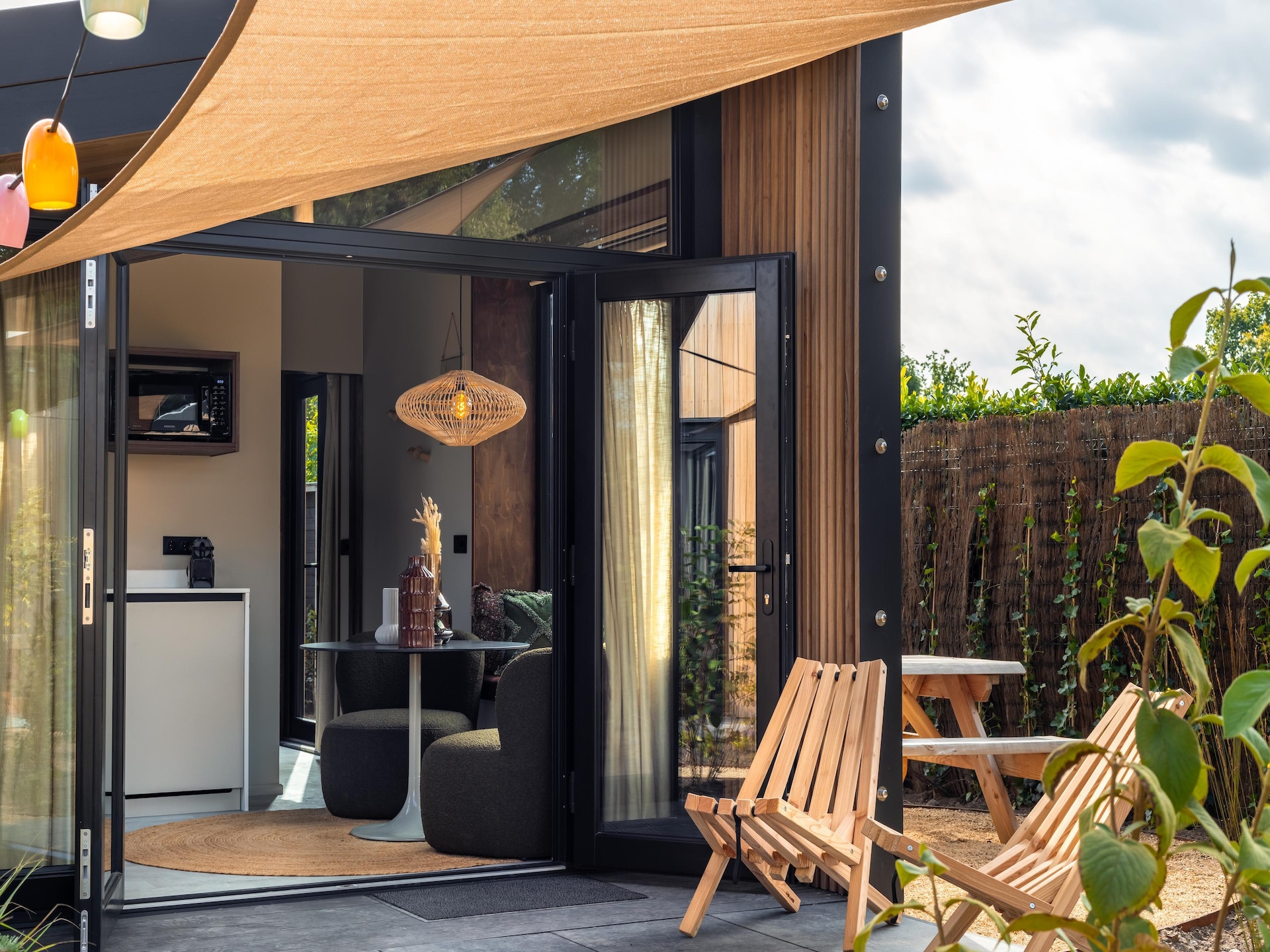 Luxe wellnesshut voor 2 personen met jacuzzi aan het water in Voorthuizen - foto 6