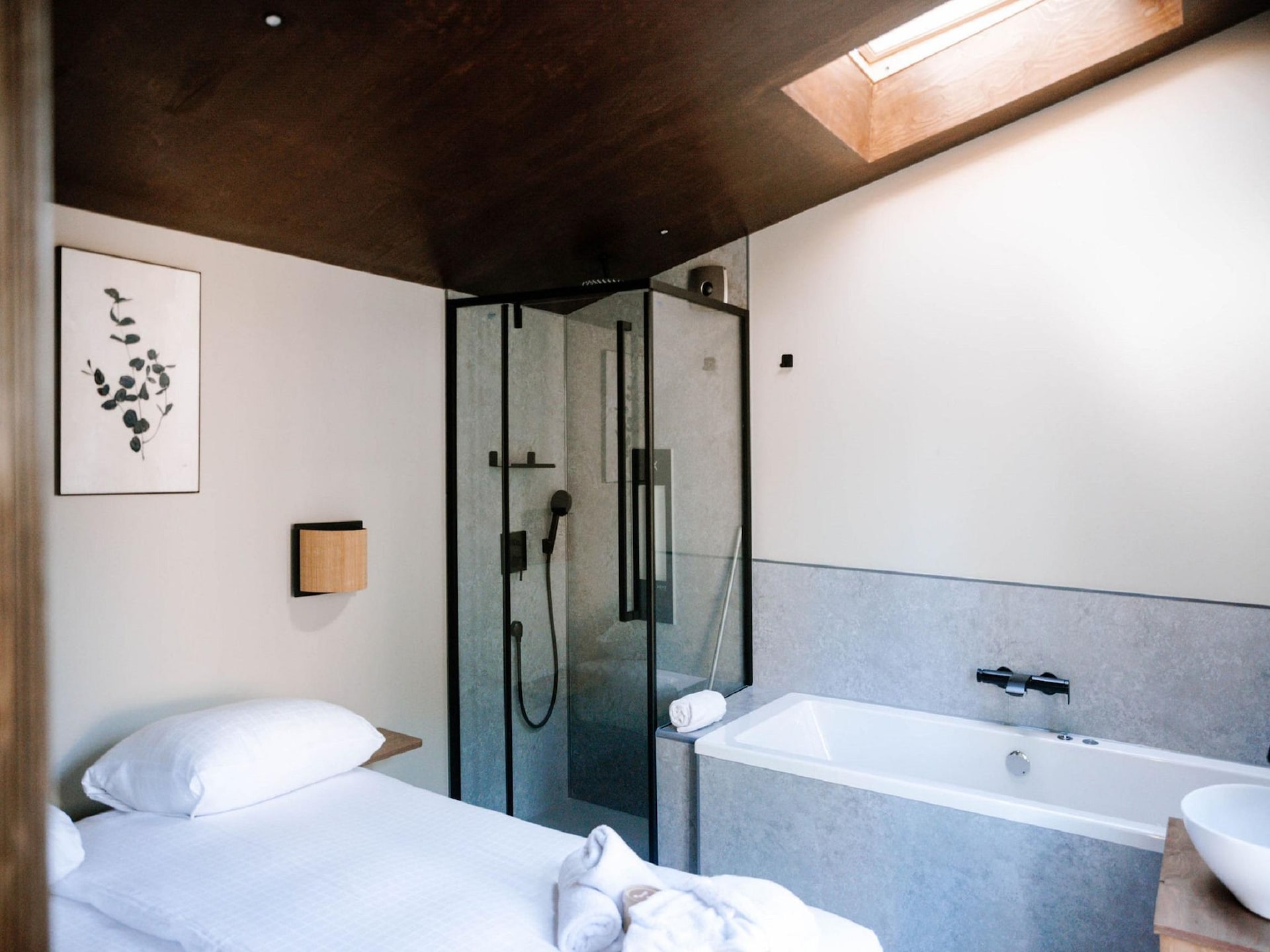 Luxe wellnesshut voor 2 personen met jacuzzi aan het water in Voorthuizen - foto 13