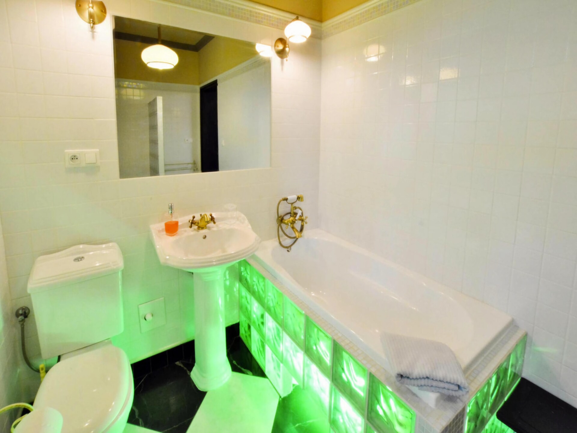 Ruime 10-persoons villa van 182 m² in de bossen bij Polanów - foto 20
