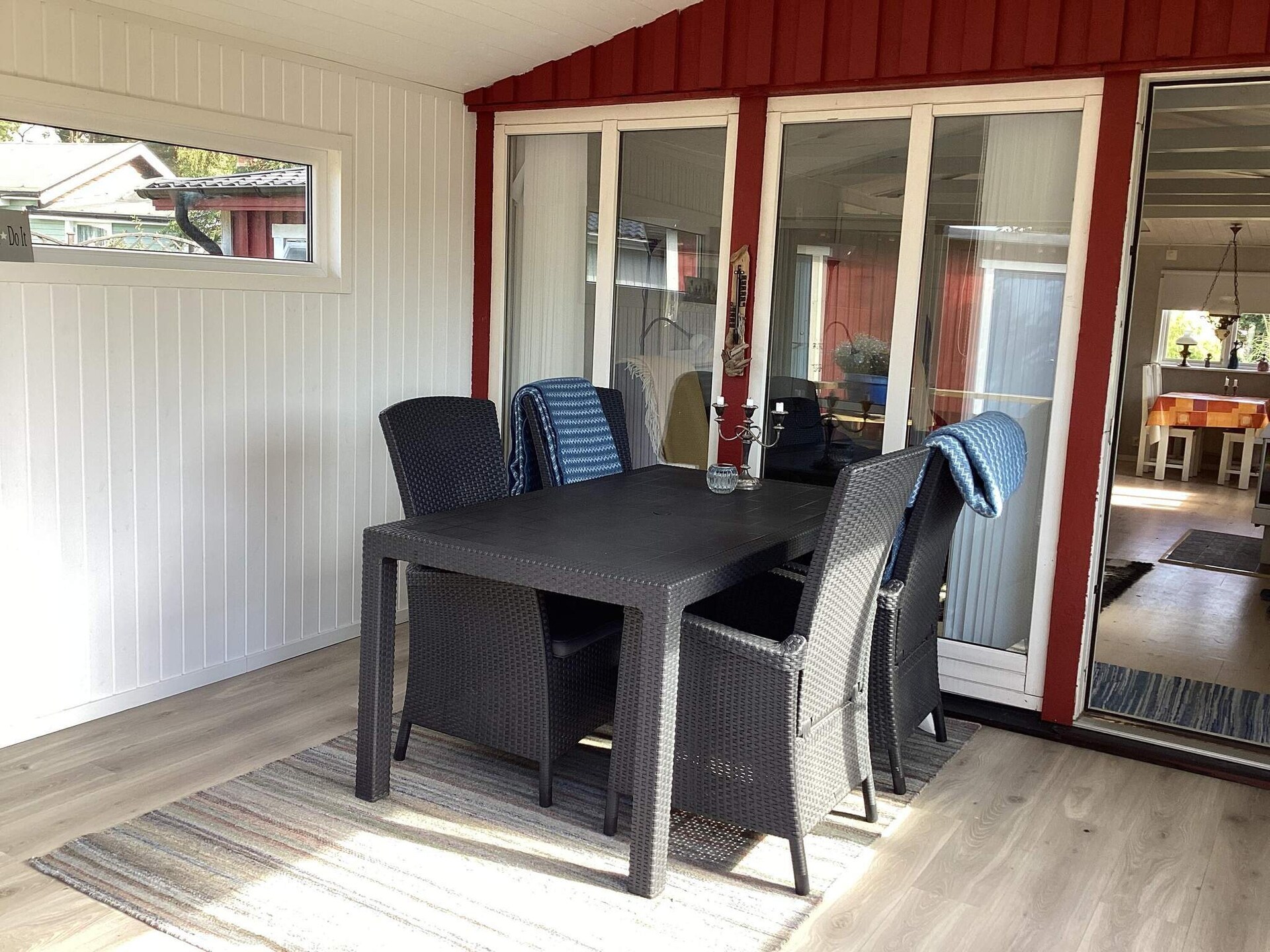 Zonovergoten vakantiehuis bij het strand van Sandviken, Sölvesborg - foto 11