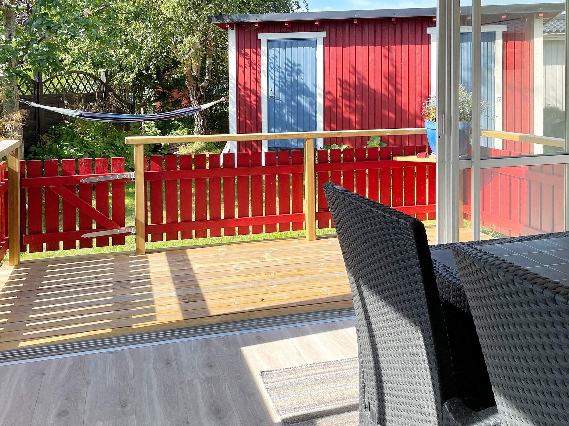 Zonovergoten vakantiehuis bij het strand van Sandviken, Sölvesborg - foto 12