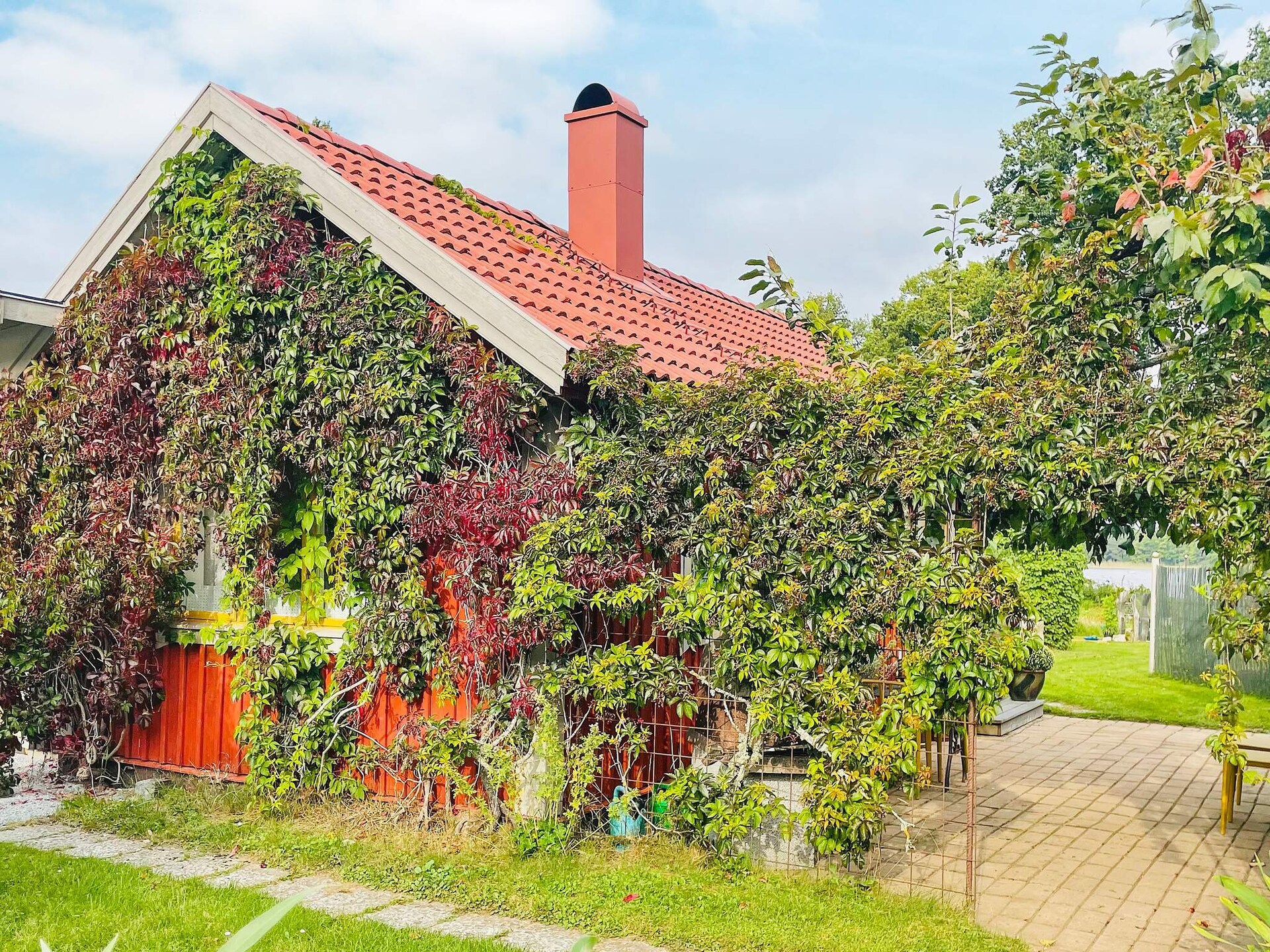 Knus Zweeds vakantiehuis met sauna, 50 meter van het meer - foto 10