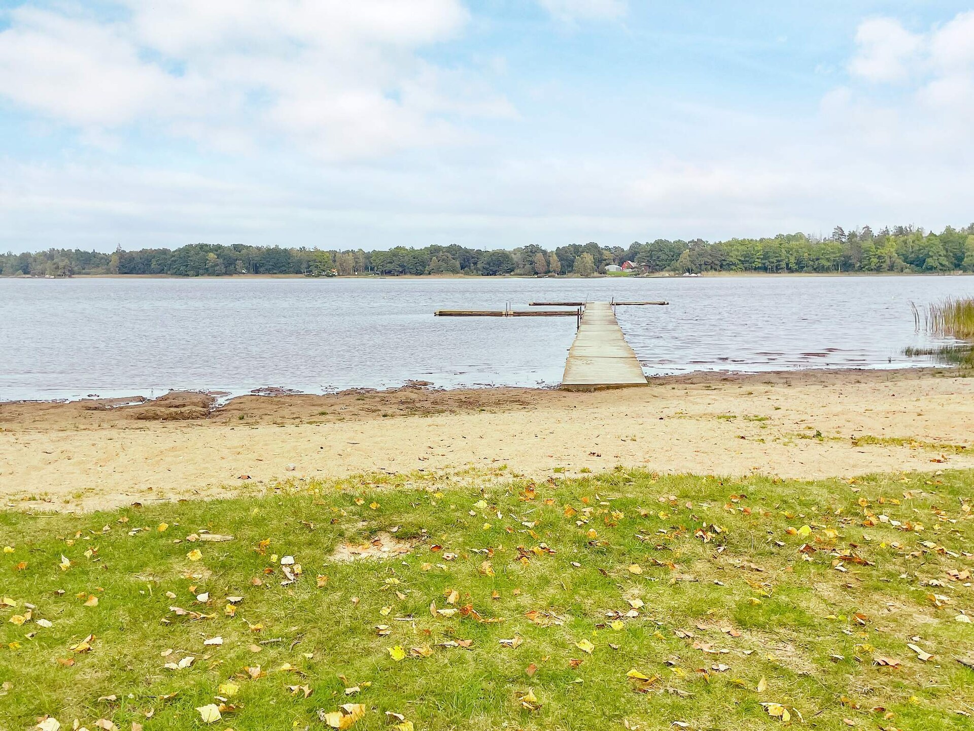 Knus Zweeds vakantiehuis met sauna, 50 meter van het meer - foto 22