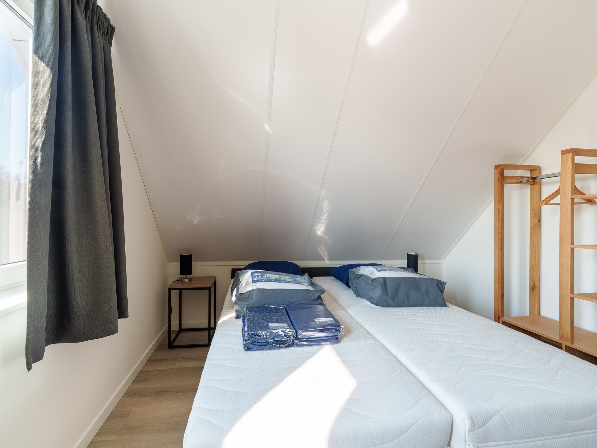Vrijstaand vakantiehuis met sauna aan het meer in Simonshaven - foto 4