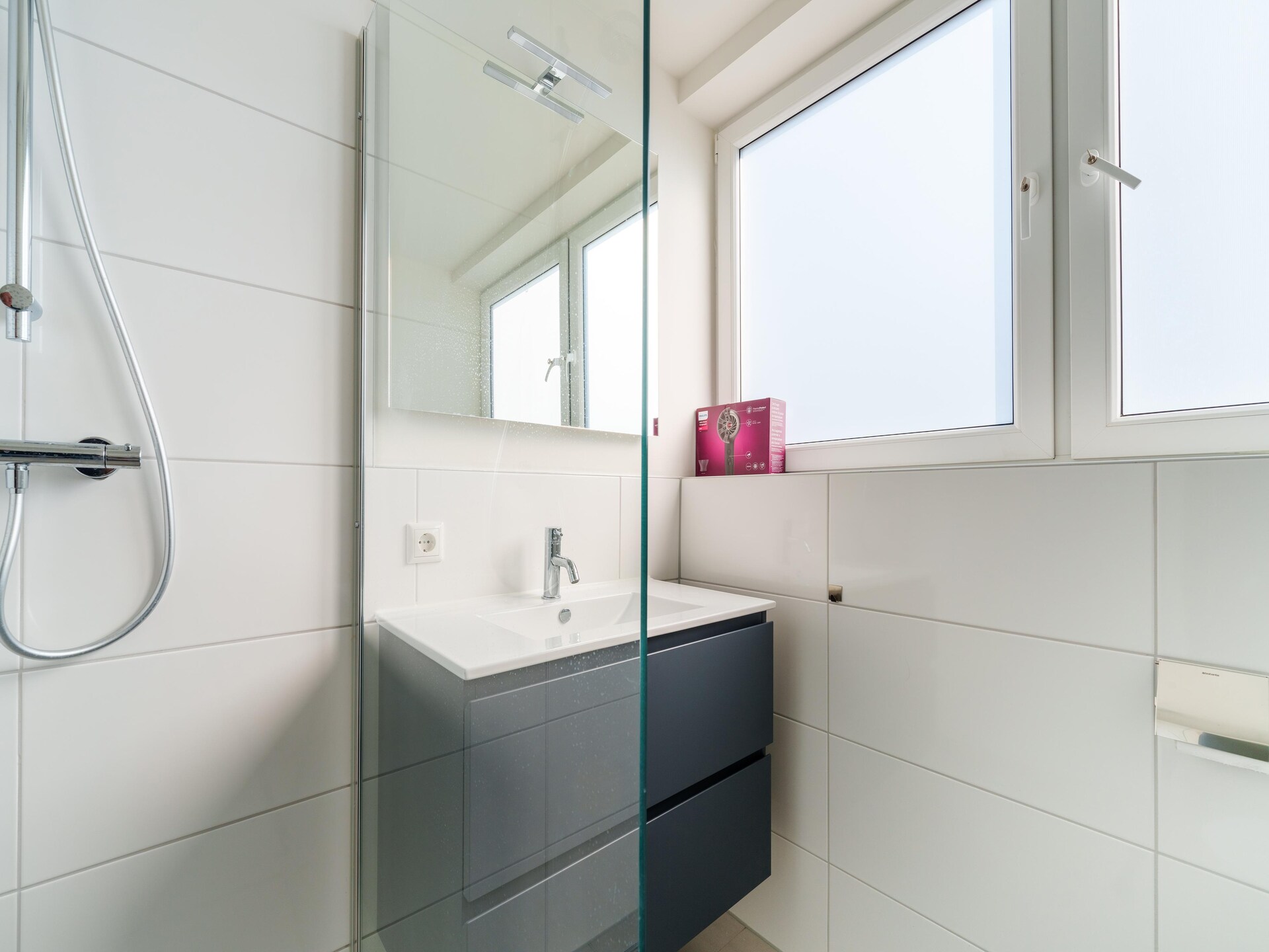Vrijstaand vakantiehuis met sauna aan het meer in Simonshaven - foto 18