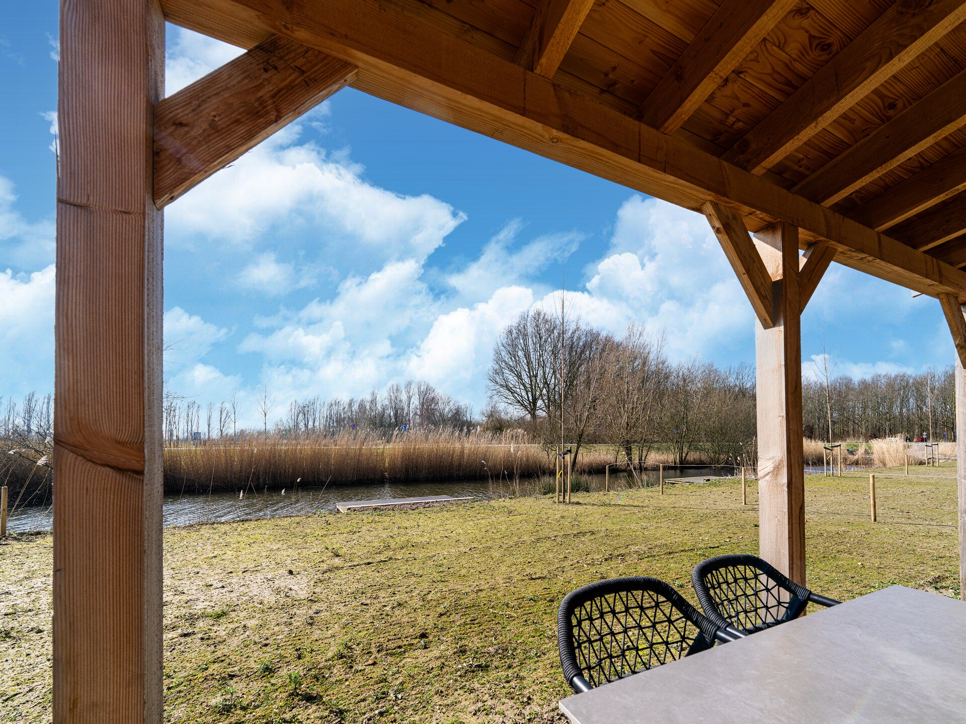 Vrijstaand vakantiehuis met sauna aan het meer in Simonshaven - foto 24