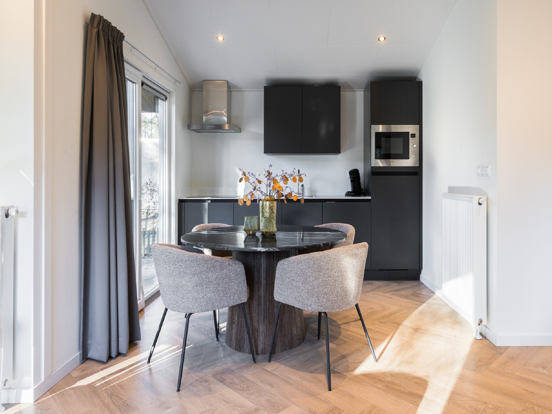 Vrijstaande lodge op Vakantiepark Latour, hartje Brabantse natuur - foto 10