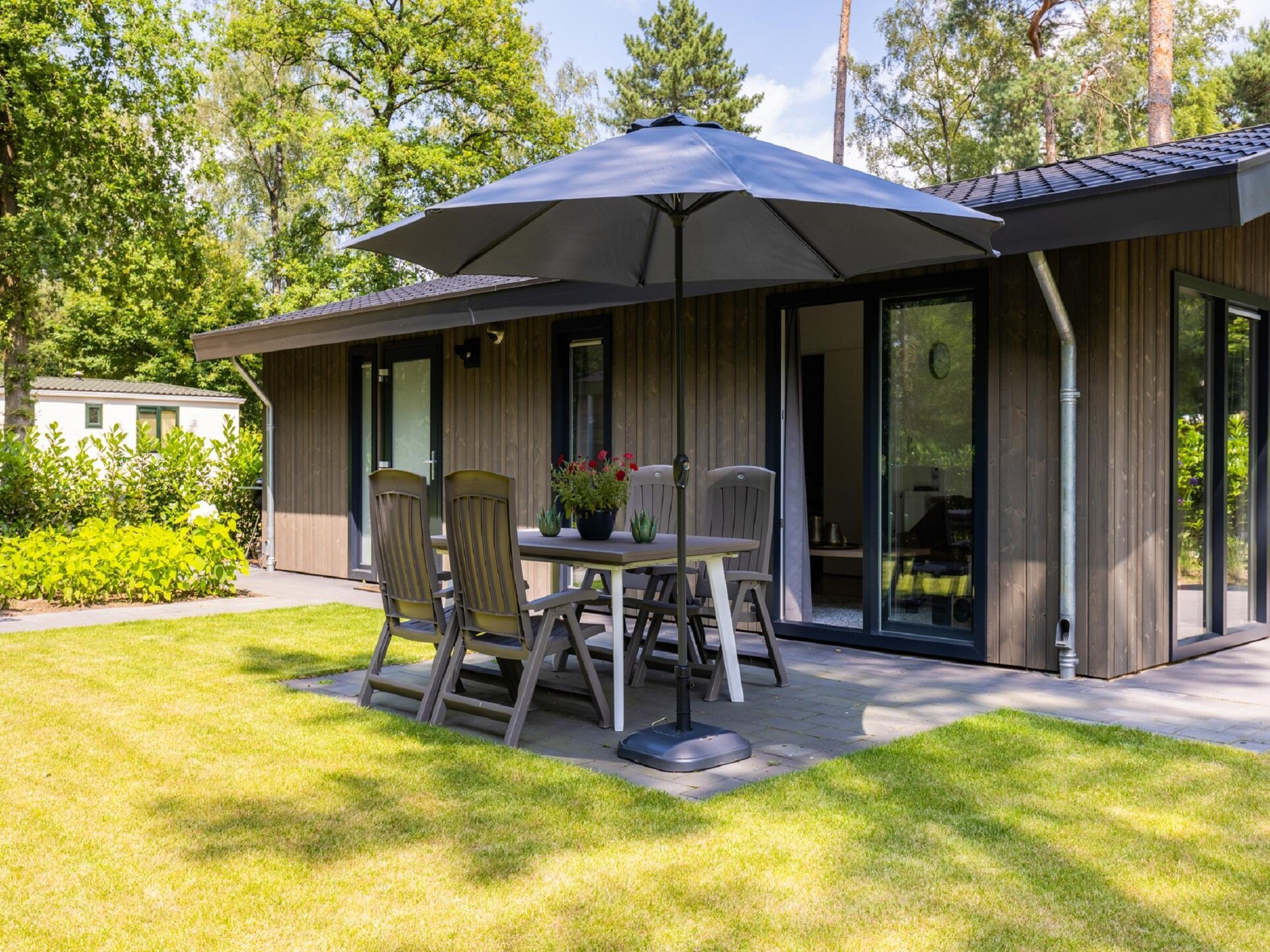 Vrijstaande lodge op Vakantiepark Latour, hartje Brabantse natuur - foto 5