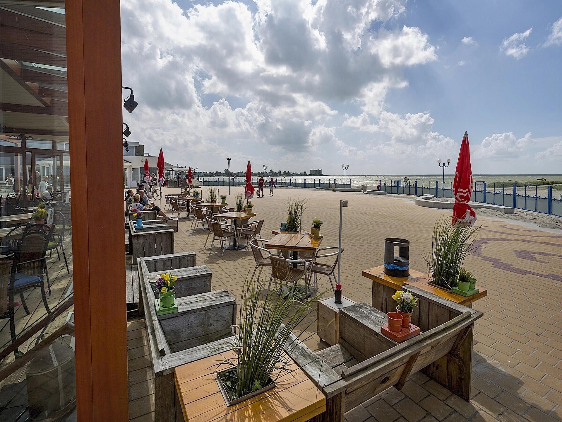 Vrijstaande bungalow bij strand en IJsselmeer in Makkum, Friesland - foto 22